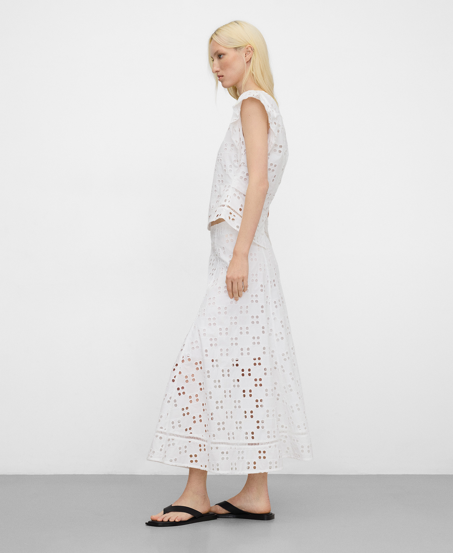 Falda evas&eacute; bordado ingl&eacute;s popel&iacute;n image number 3