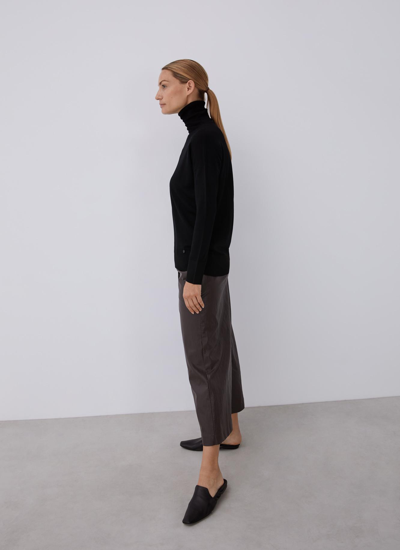Jersey cuello vuelto en merino image number 4