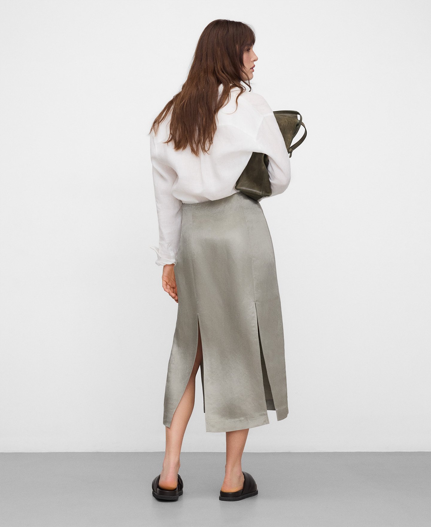 Falda midi satinada aberturas image number 2