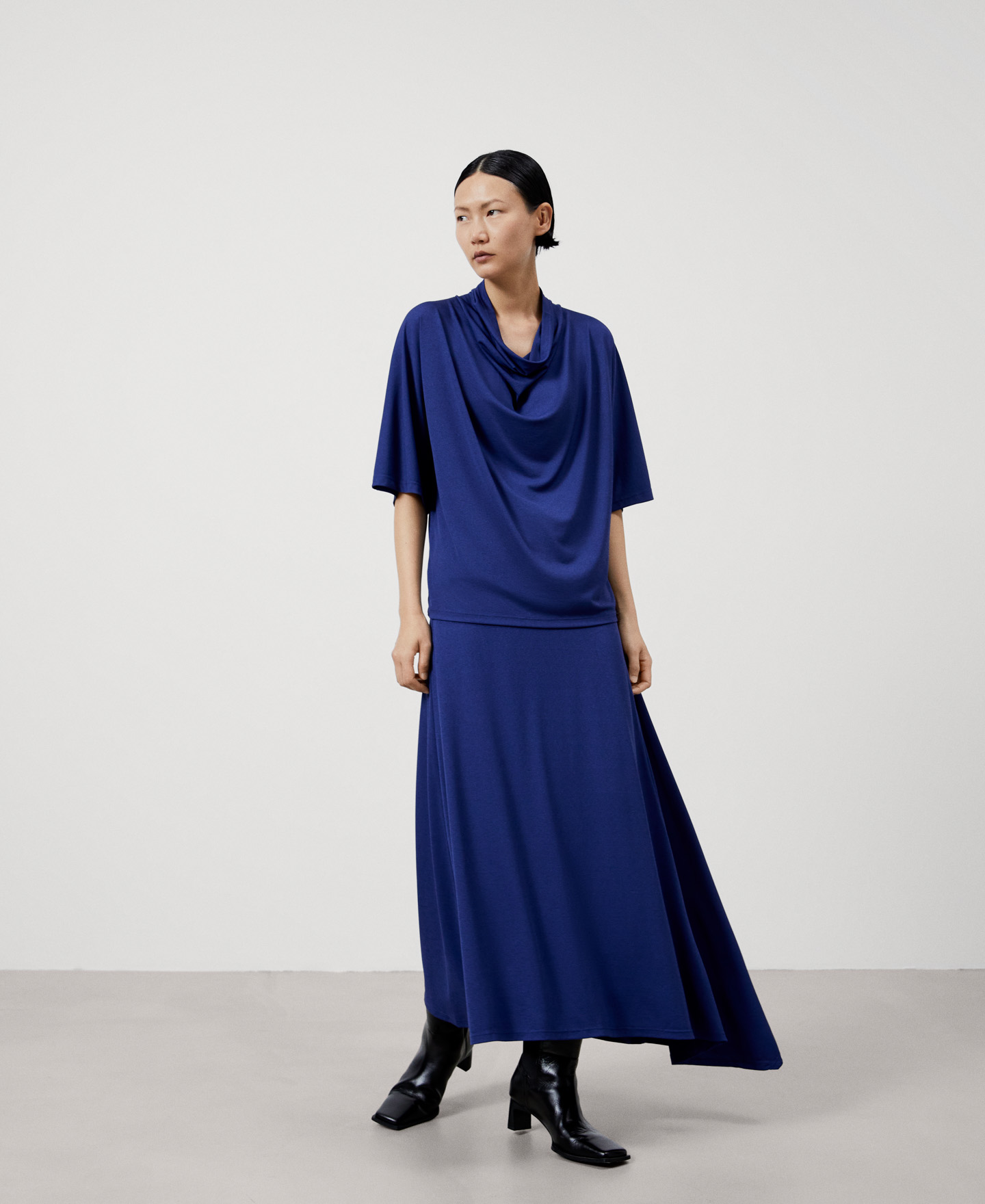 Long asymmetric skirt image number 1