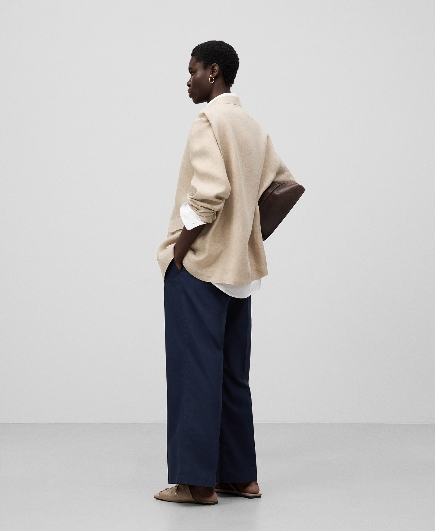 Cotton navy blue straight trousers woman image number 2
