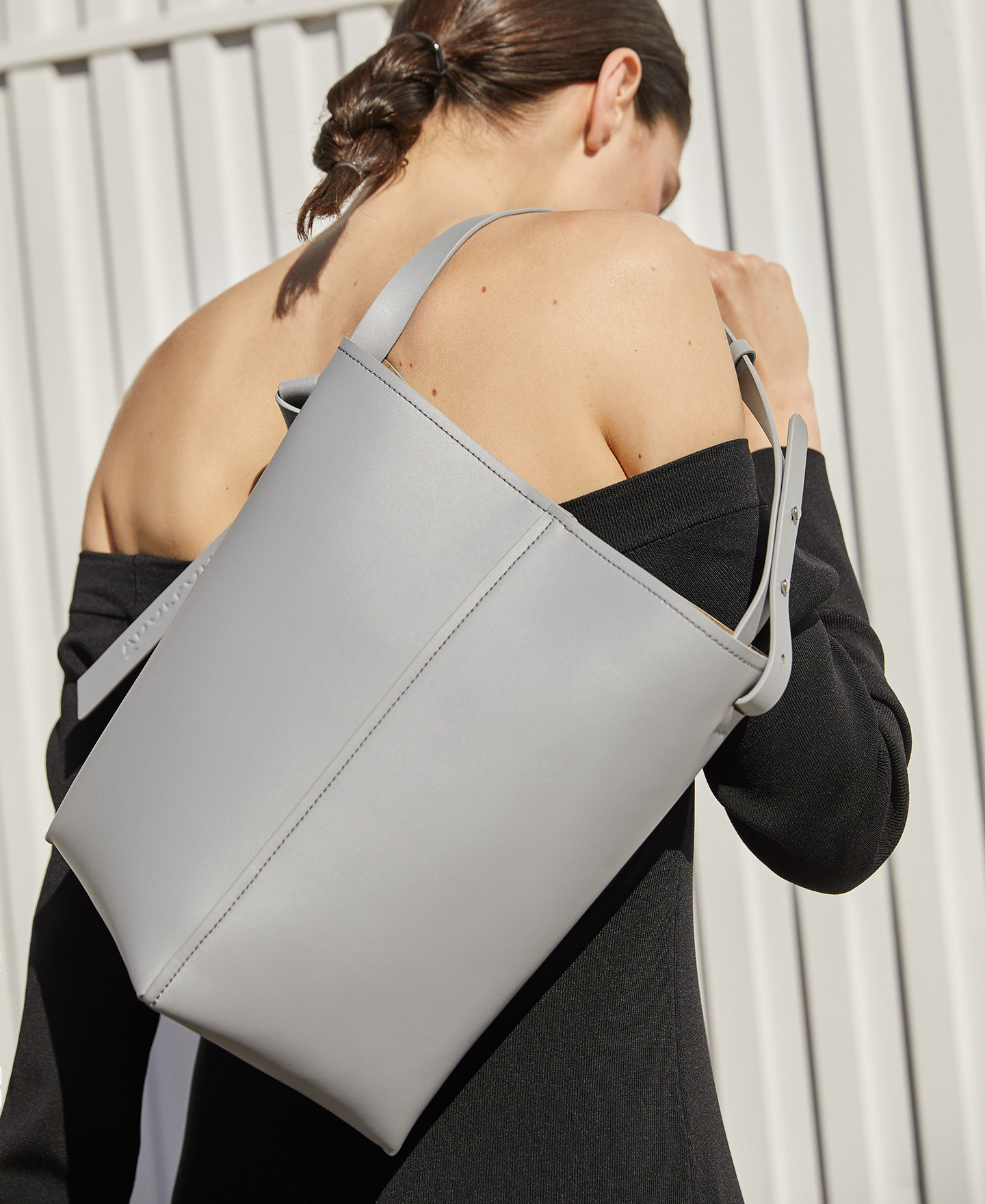 Vachetta leather triangular base bag image number 3