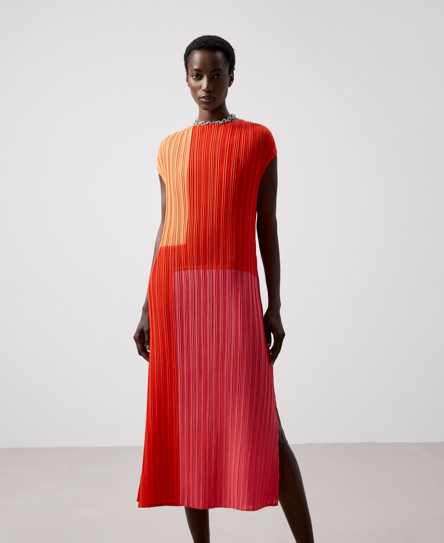 Tricolor straight dress in crinkle image number 0