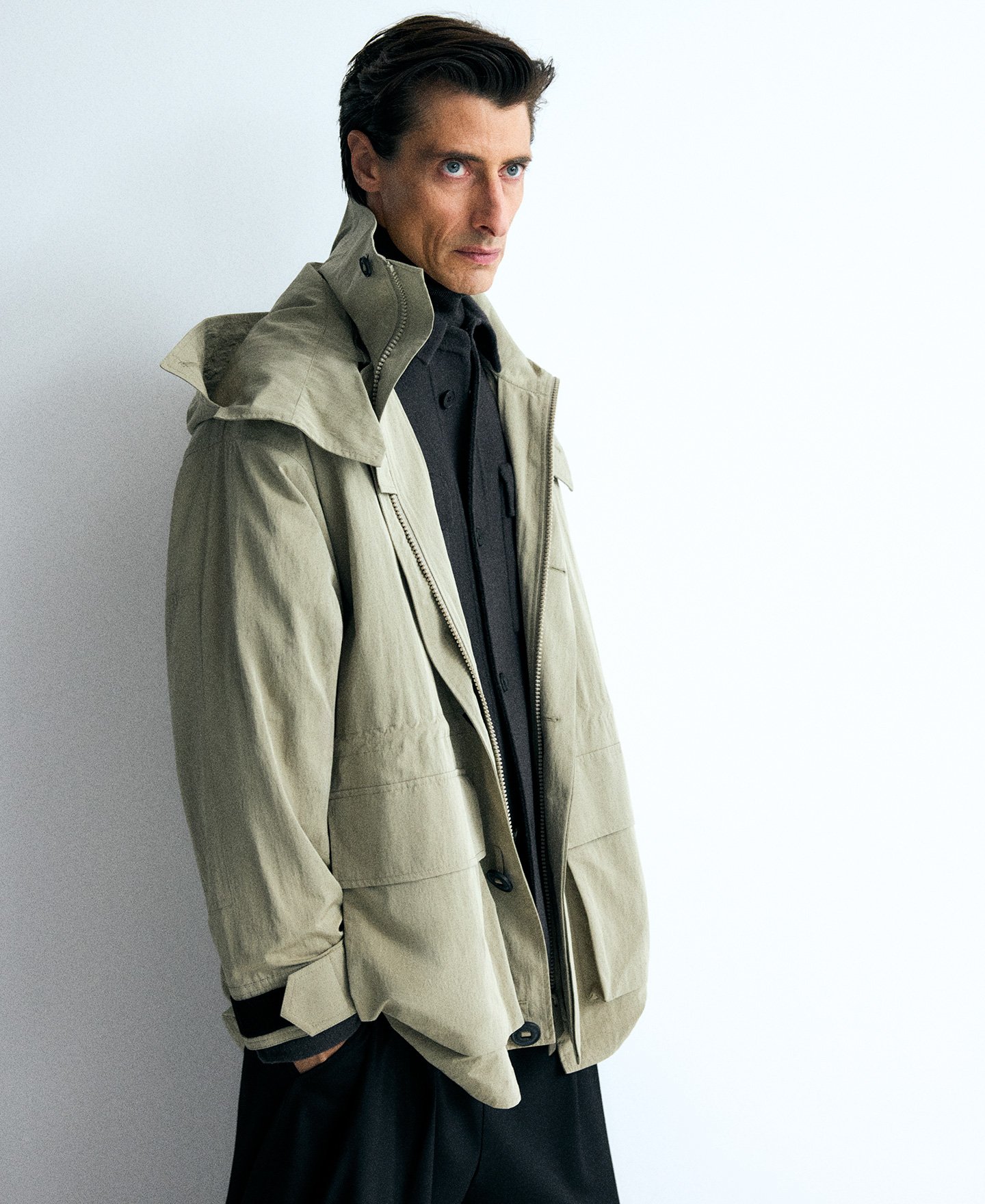 Short technical parka man image number 4
