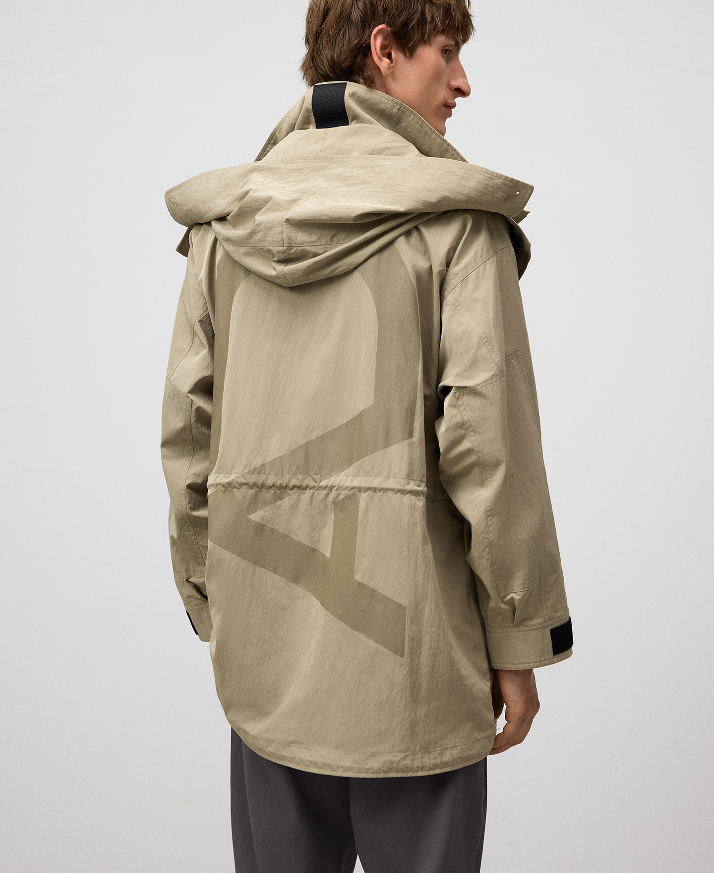 Short technical parka man image number 2