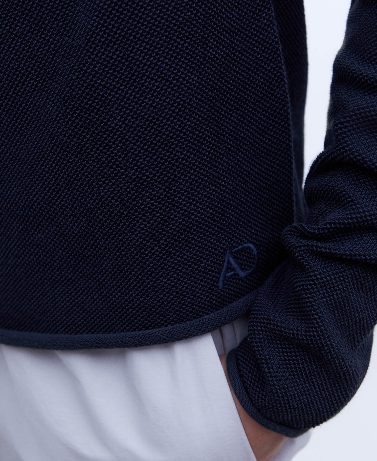 Crew neck long sleeve t-shirt image number 3