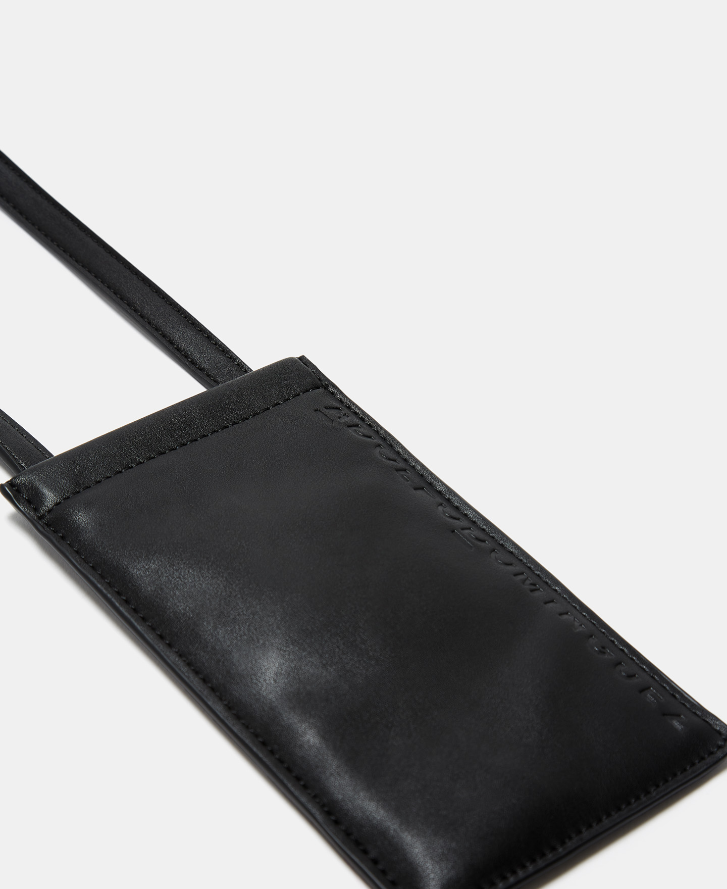 Hanging mobile case in soft material image number 2