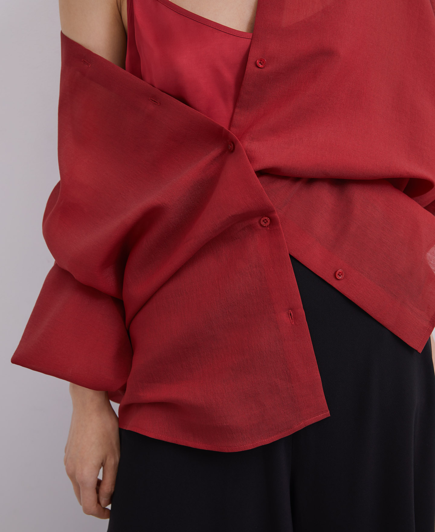Oversize shirt with puffed sleeves image number 2