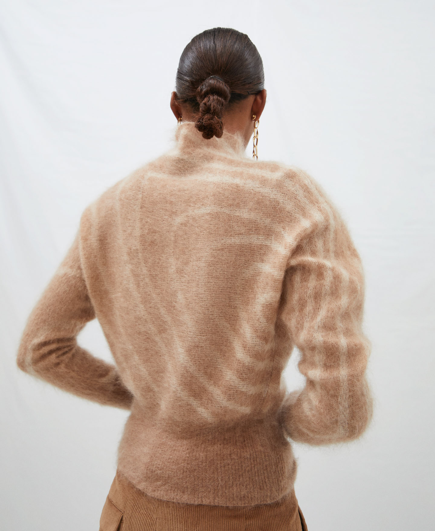 Jersey espiral con cuello alto image number 2