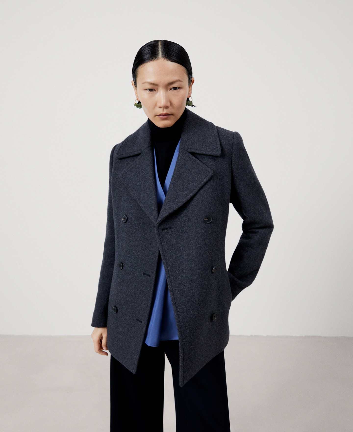 Double-breasted woolen blazer image number 0
