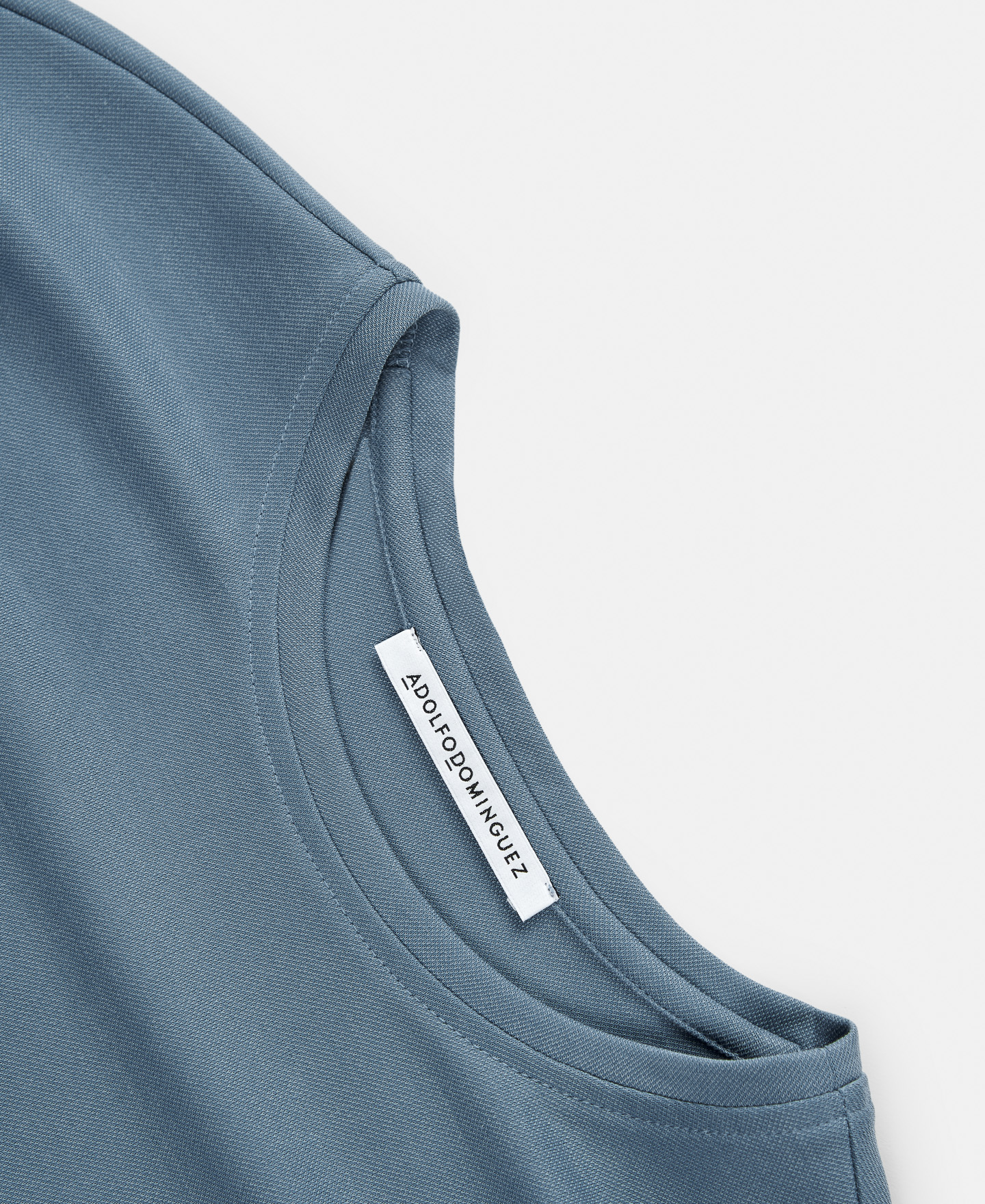 Camiseta cuello caja en modal image number 6