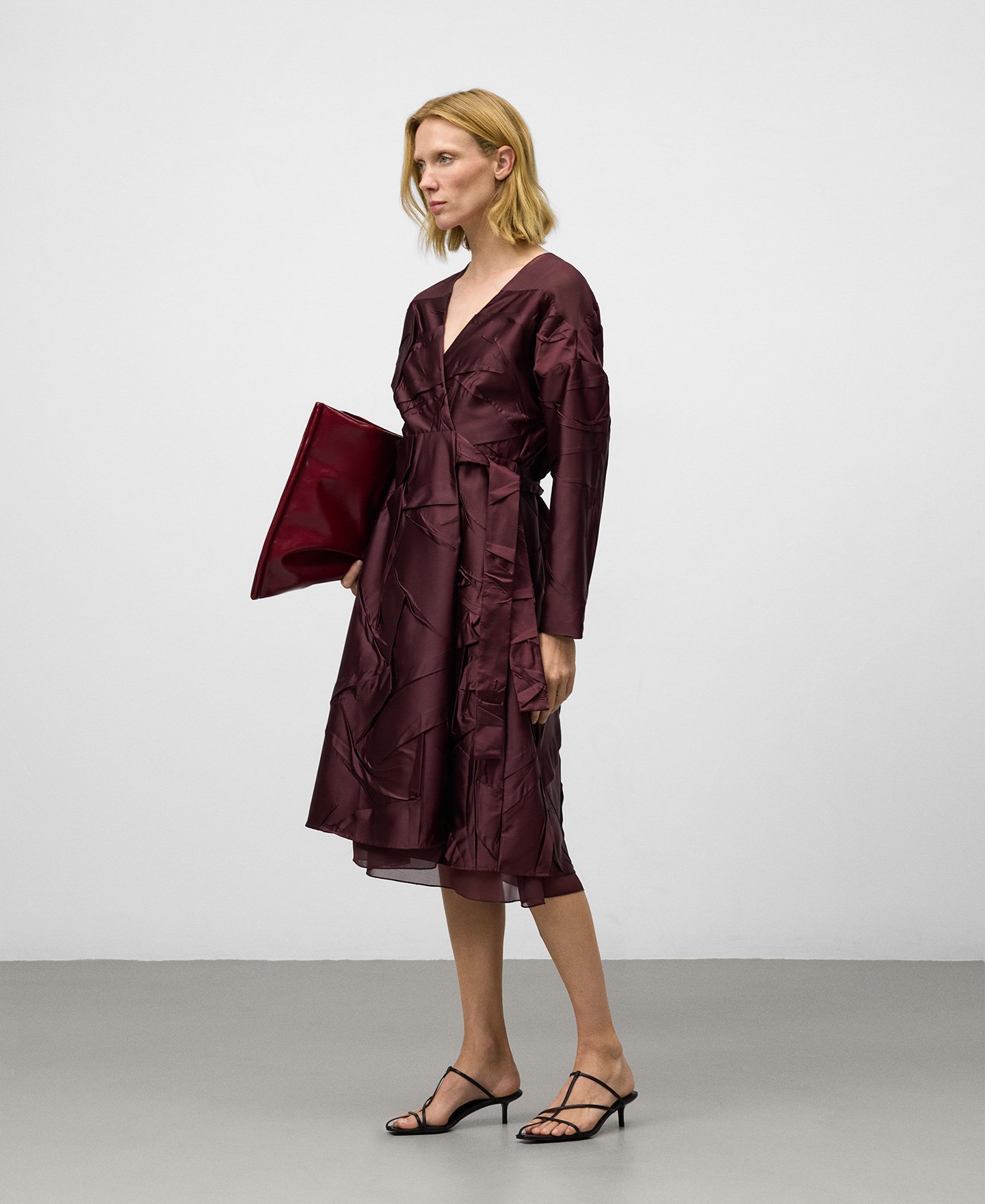 Robe froissée en tissu contrasté pour femme image number 1
