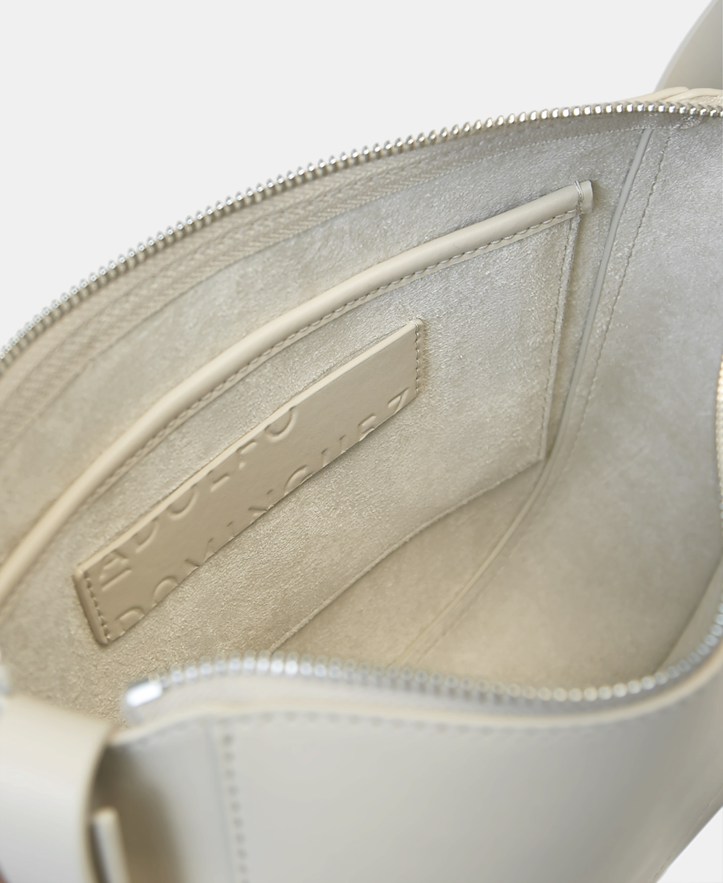 Flat shoulder strap in leather image number 2