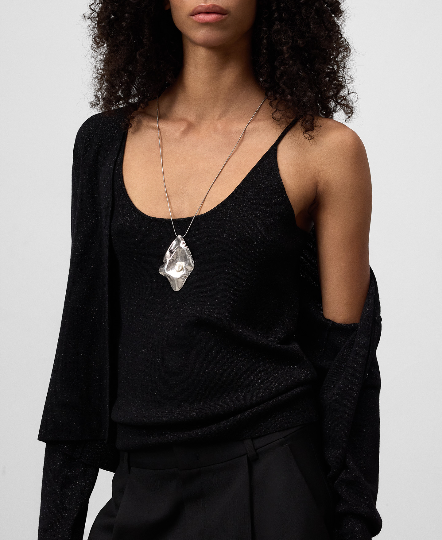 Metal necklace with pearl woman image number 3