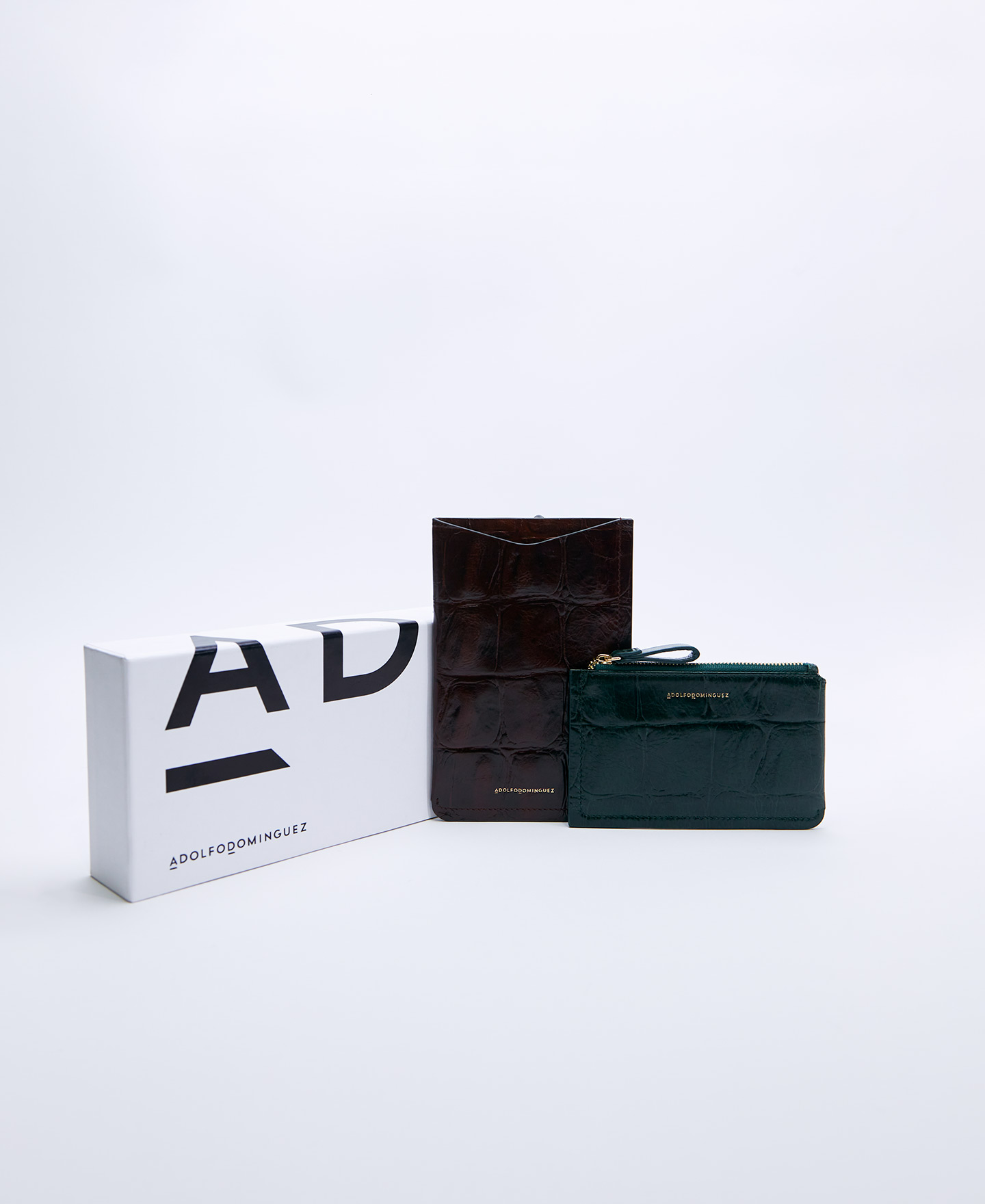 CHOOSE 2 pieces of leather goods image number 0