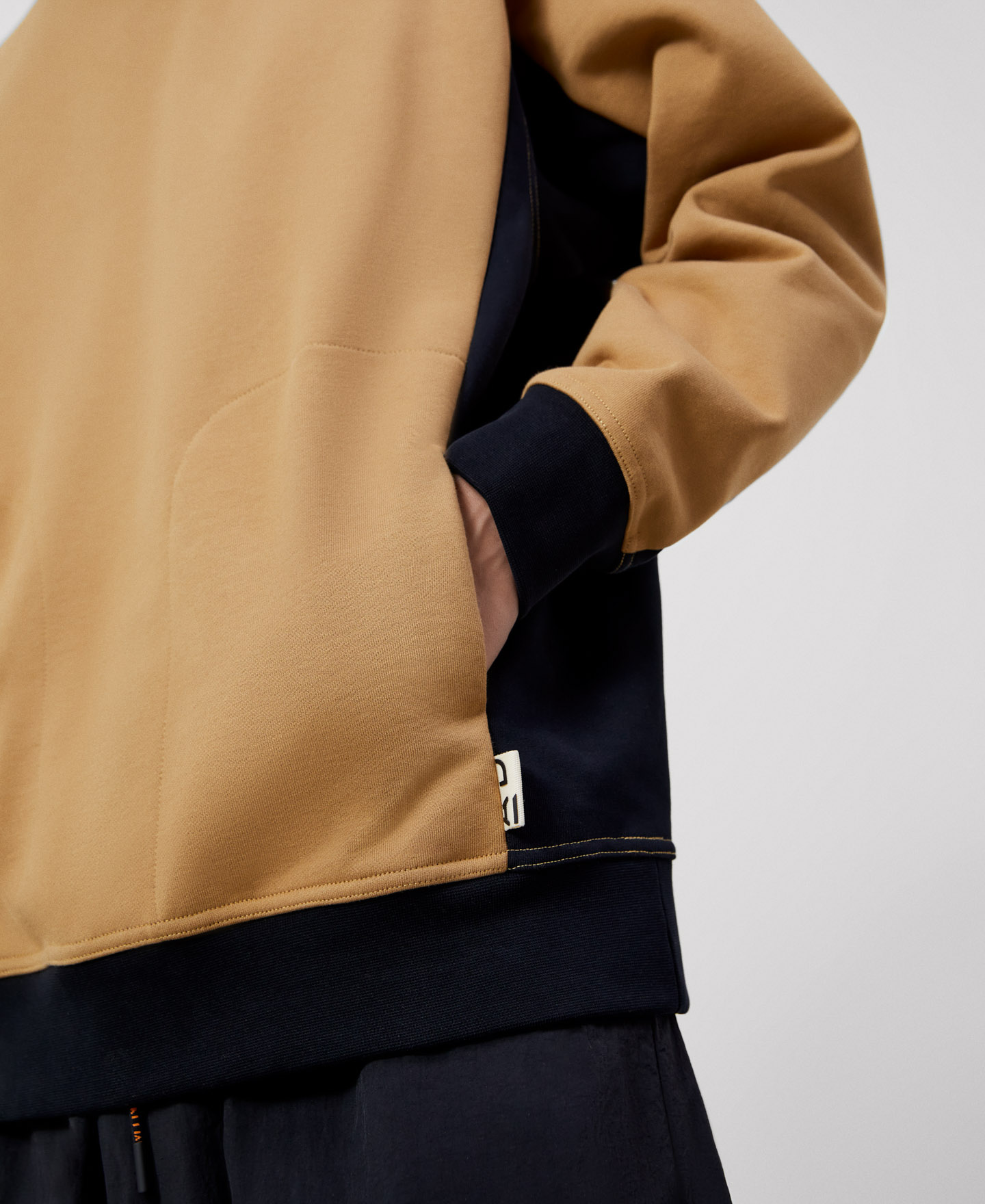 Crew neck cotton sweatshirt image number 3