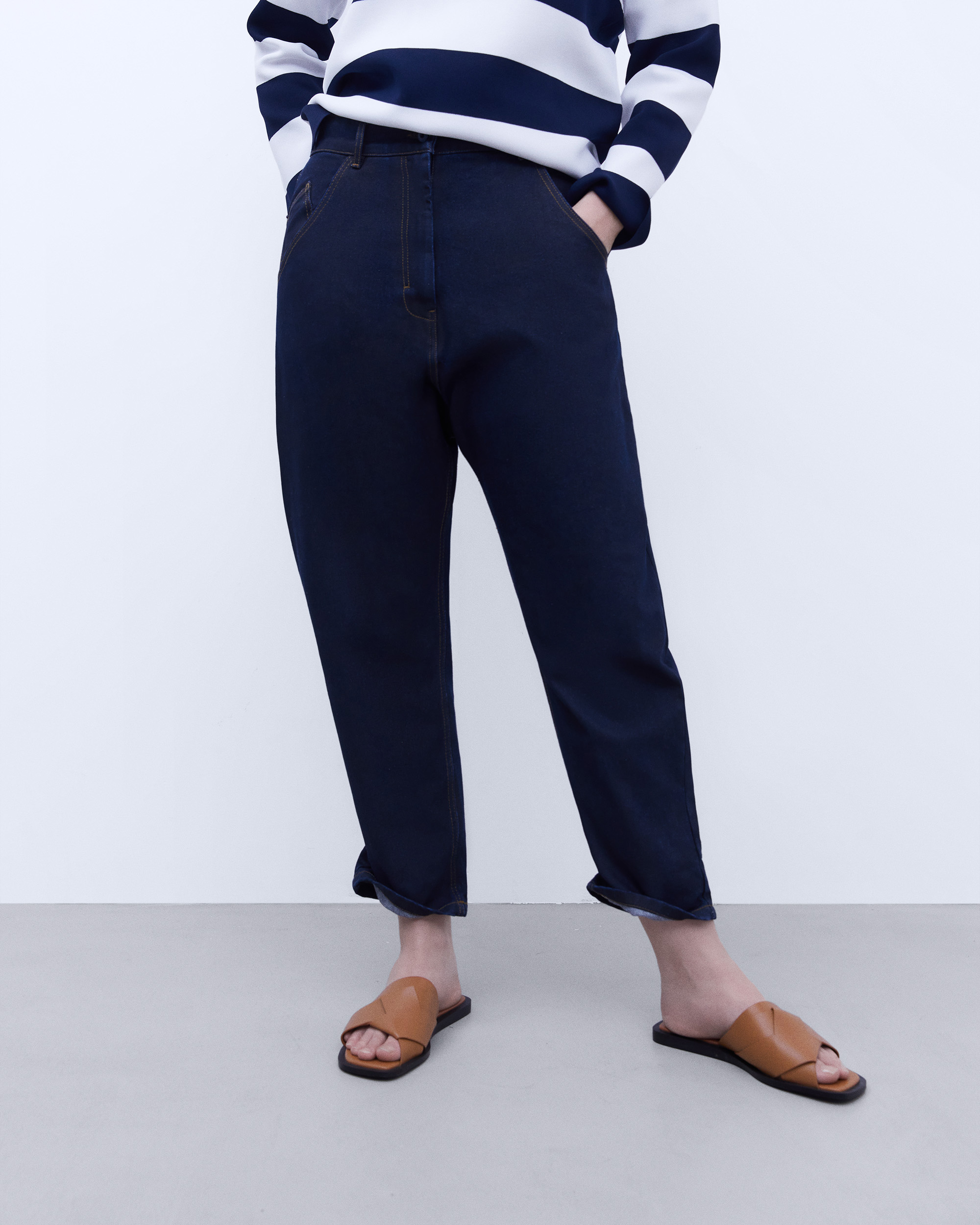Flat leather sandal image number 3