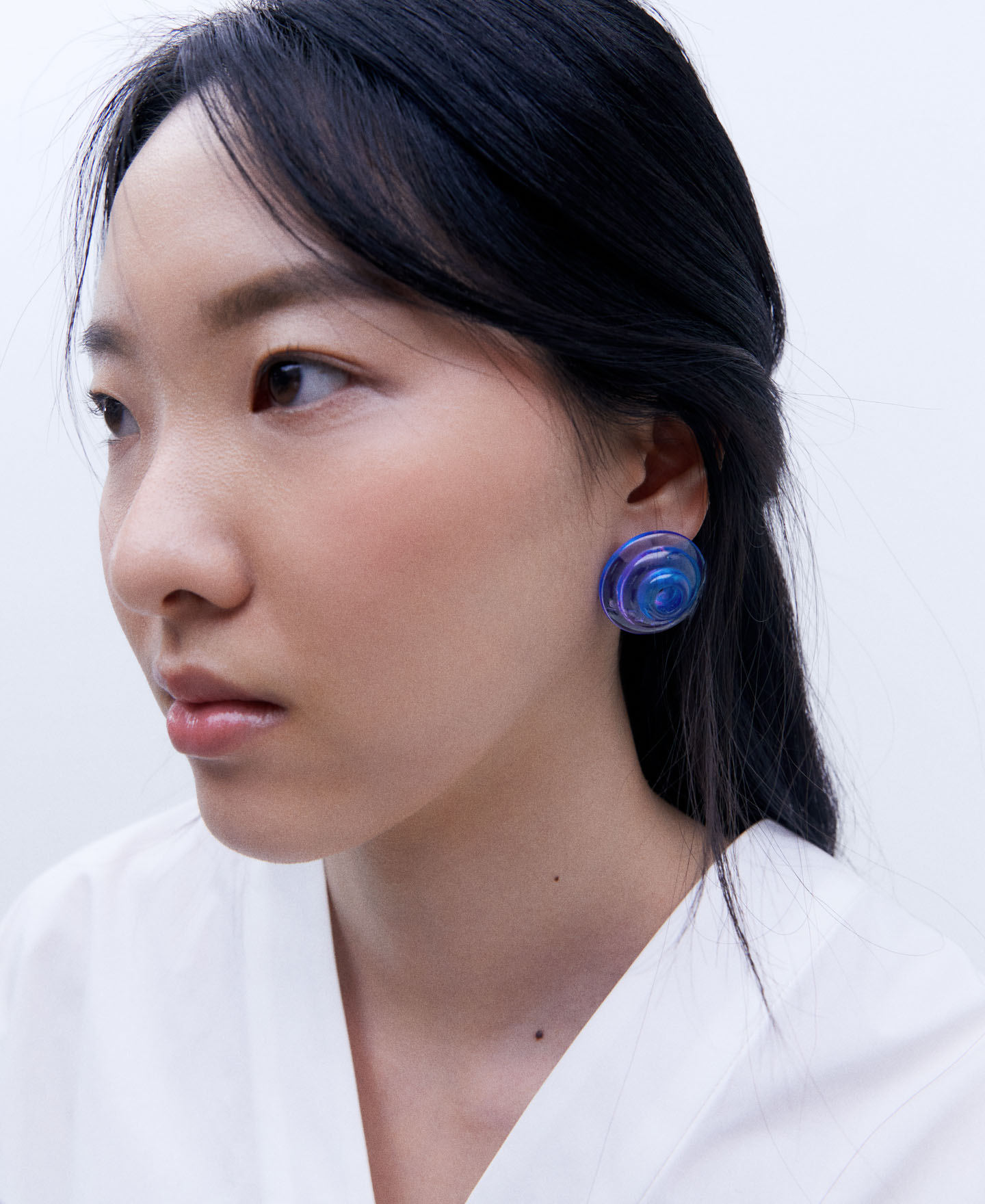Circular resine earrings image number 3