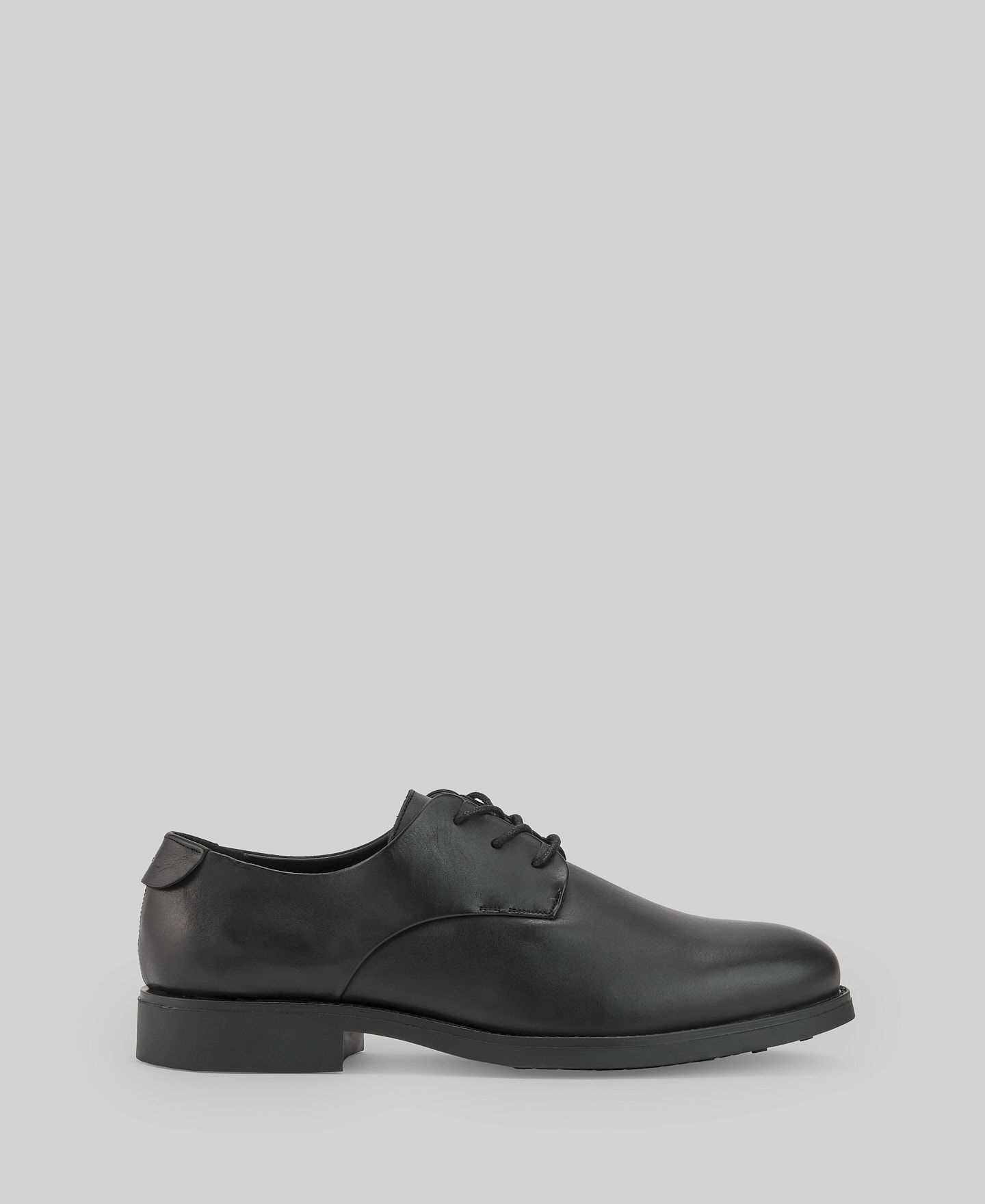 Black responsible leather derby shoe man image number 0