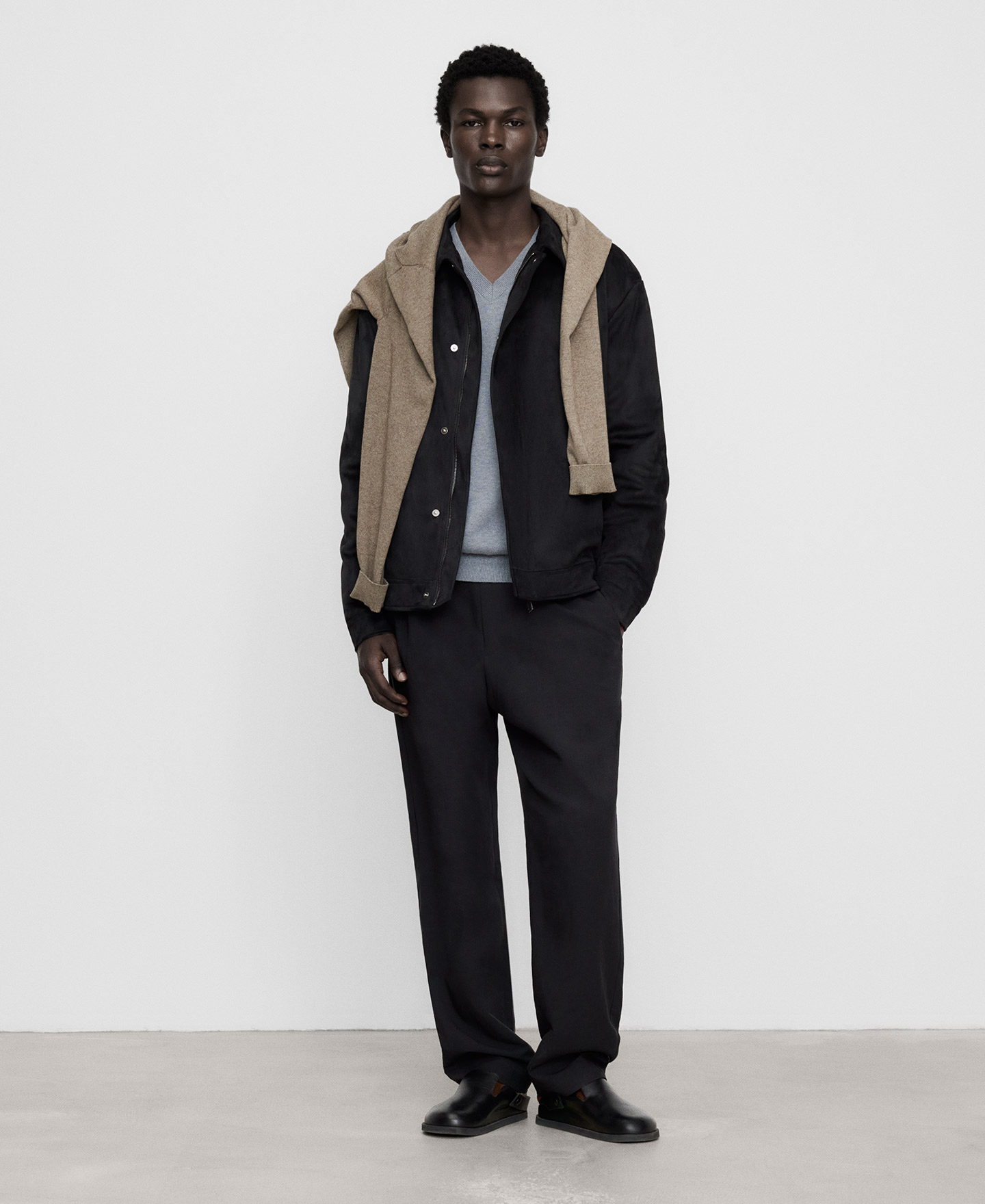 Wool and cotton V-neck sweater image number 1