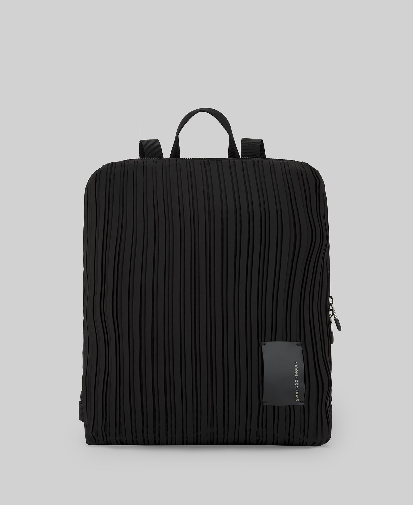 Crinkle backpack woman image number 0