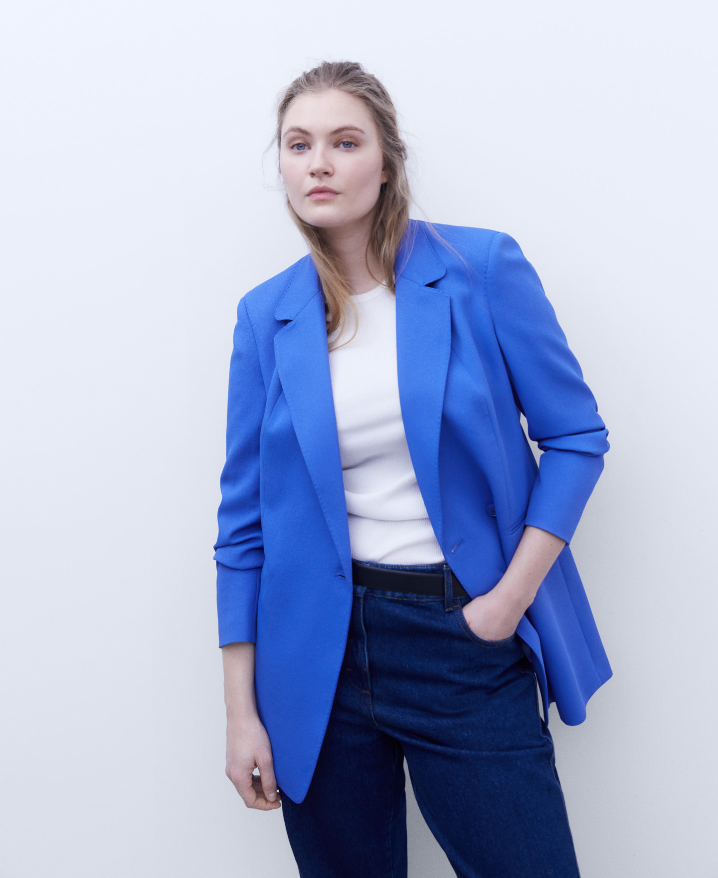 Blazer larga y entallada image number 0