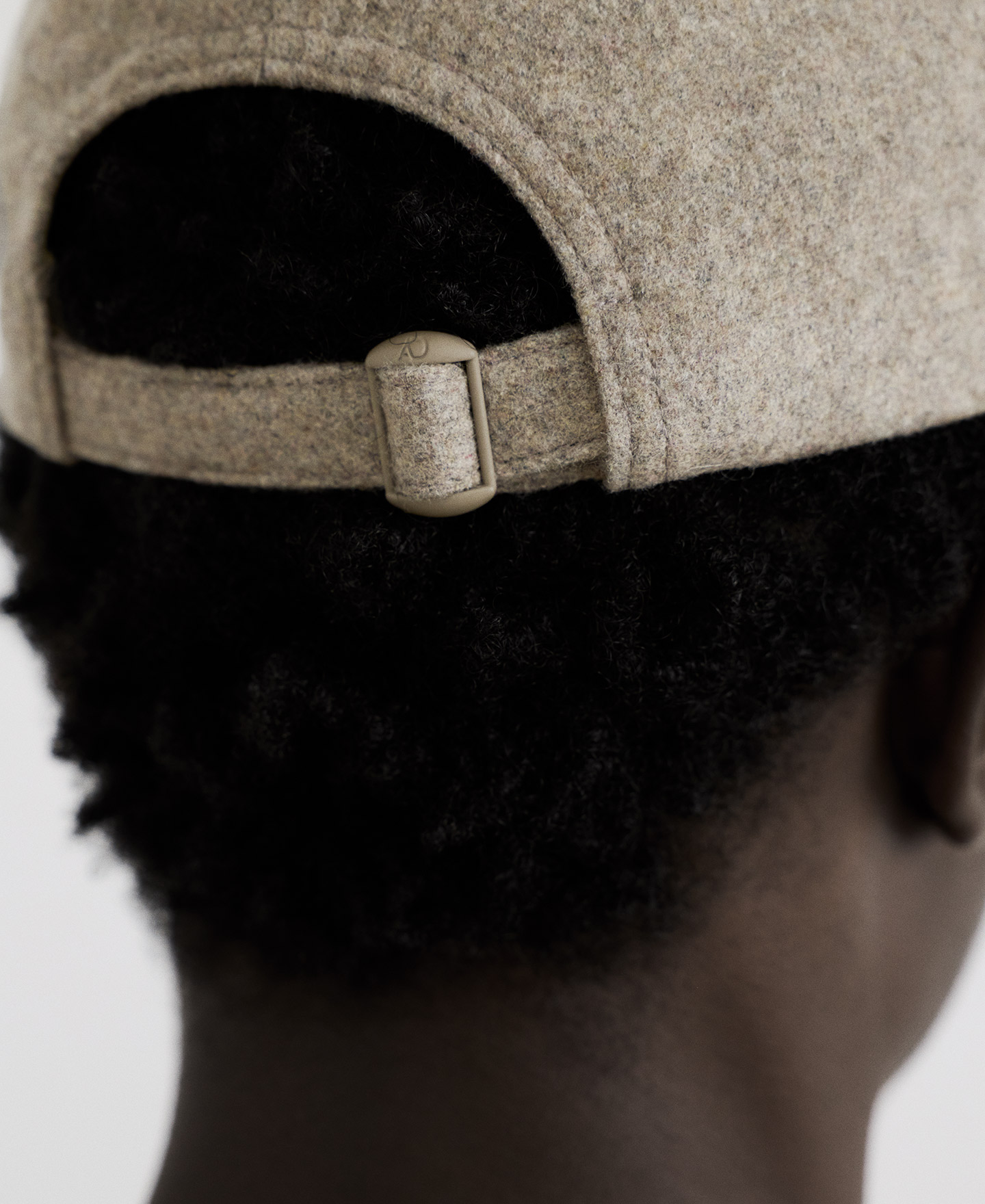 Gorra logo bordado con lana image number 5