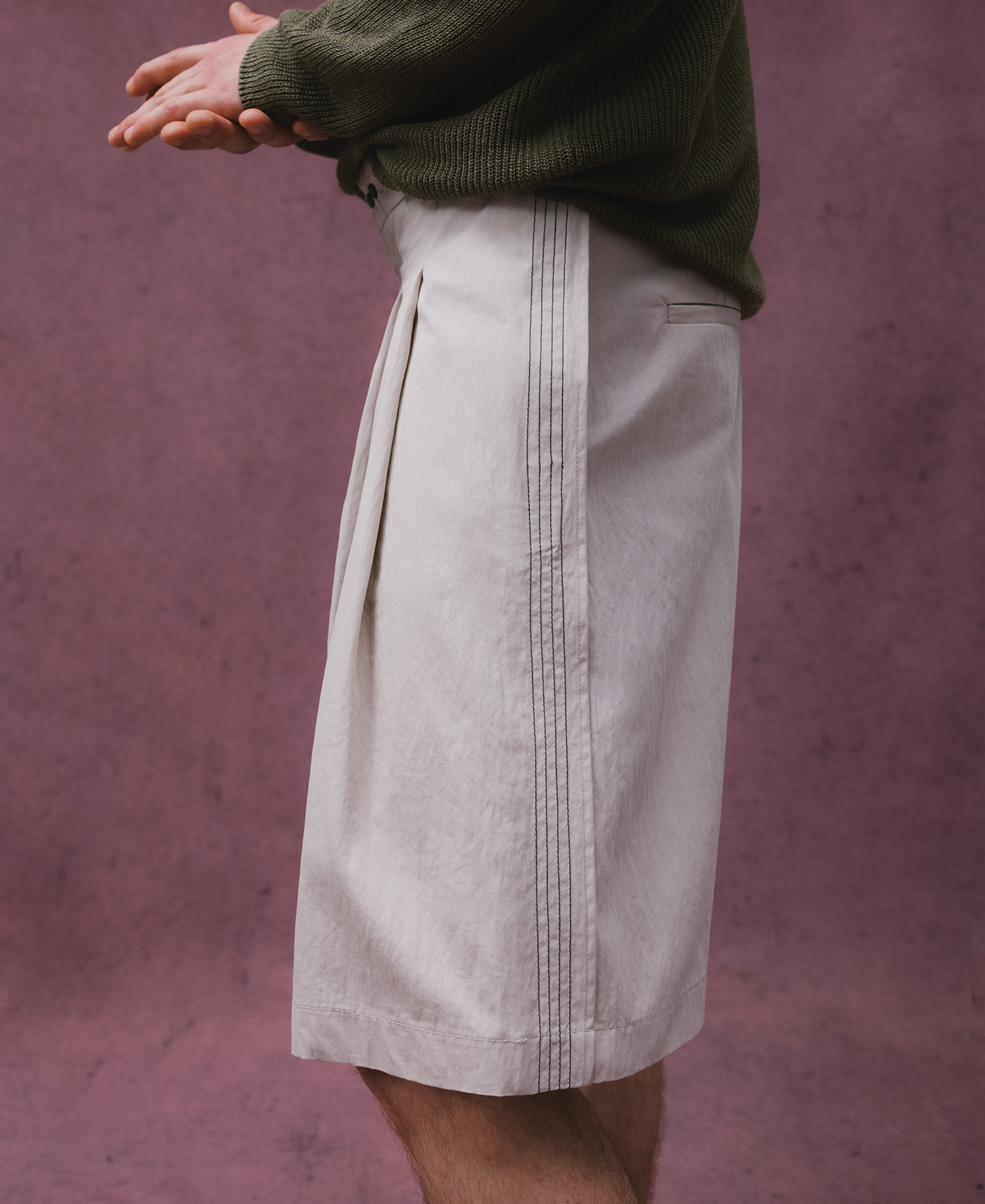 Bermuda oversize doble pinza hombre image number 3