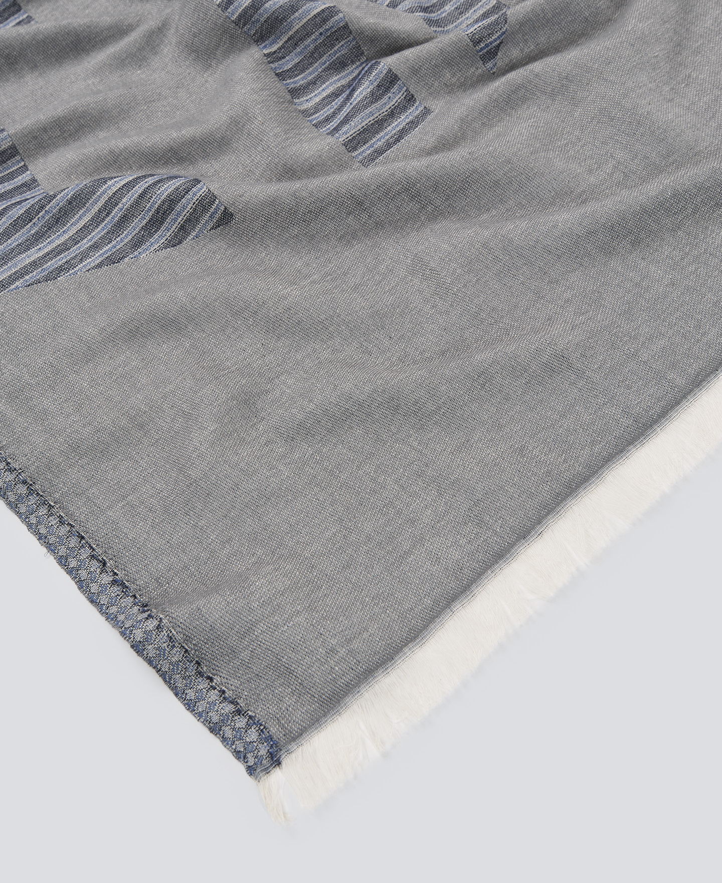 Embossed maxilogo shawl woman image number 2