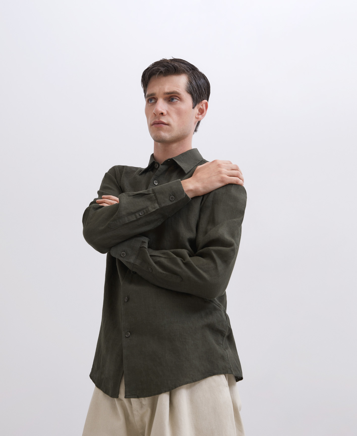 White linen shirt with shirt collar image number 2