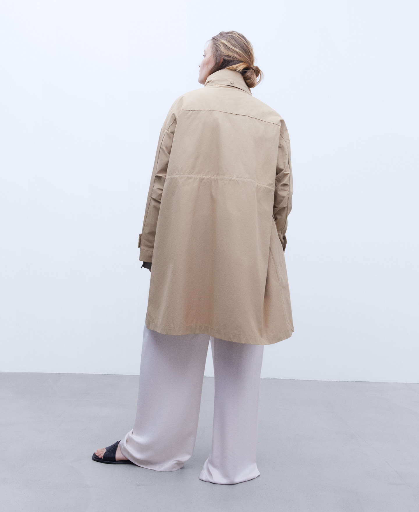 Cotton and nylon turtleneck parka image number 2