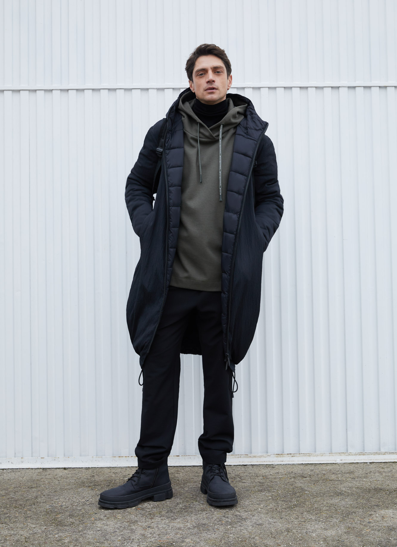 Long wrinkled parka image number 5