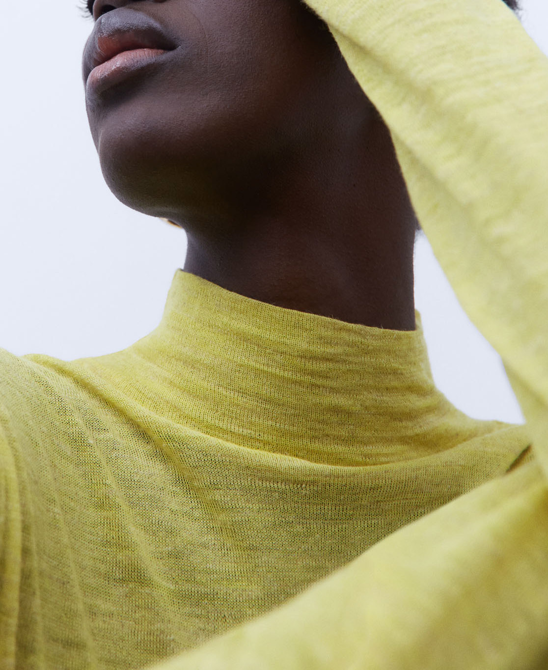 Linen and alpaca wool fabric sweater image number 3