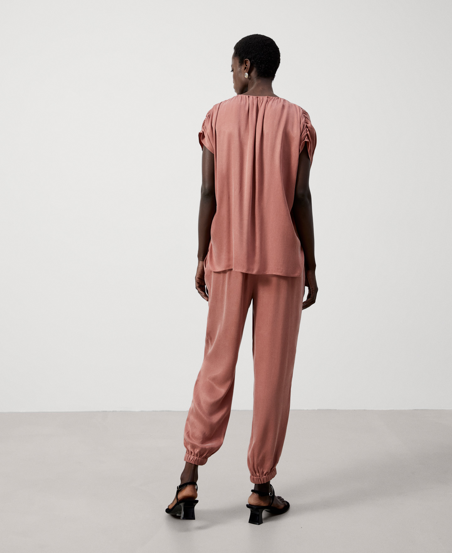 Cupro V-neckline blouse image number 2