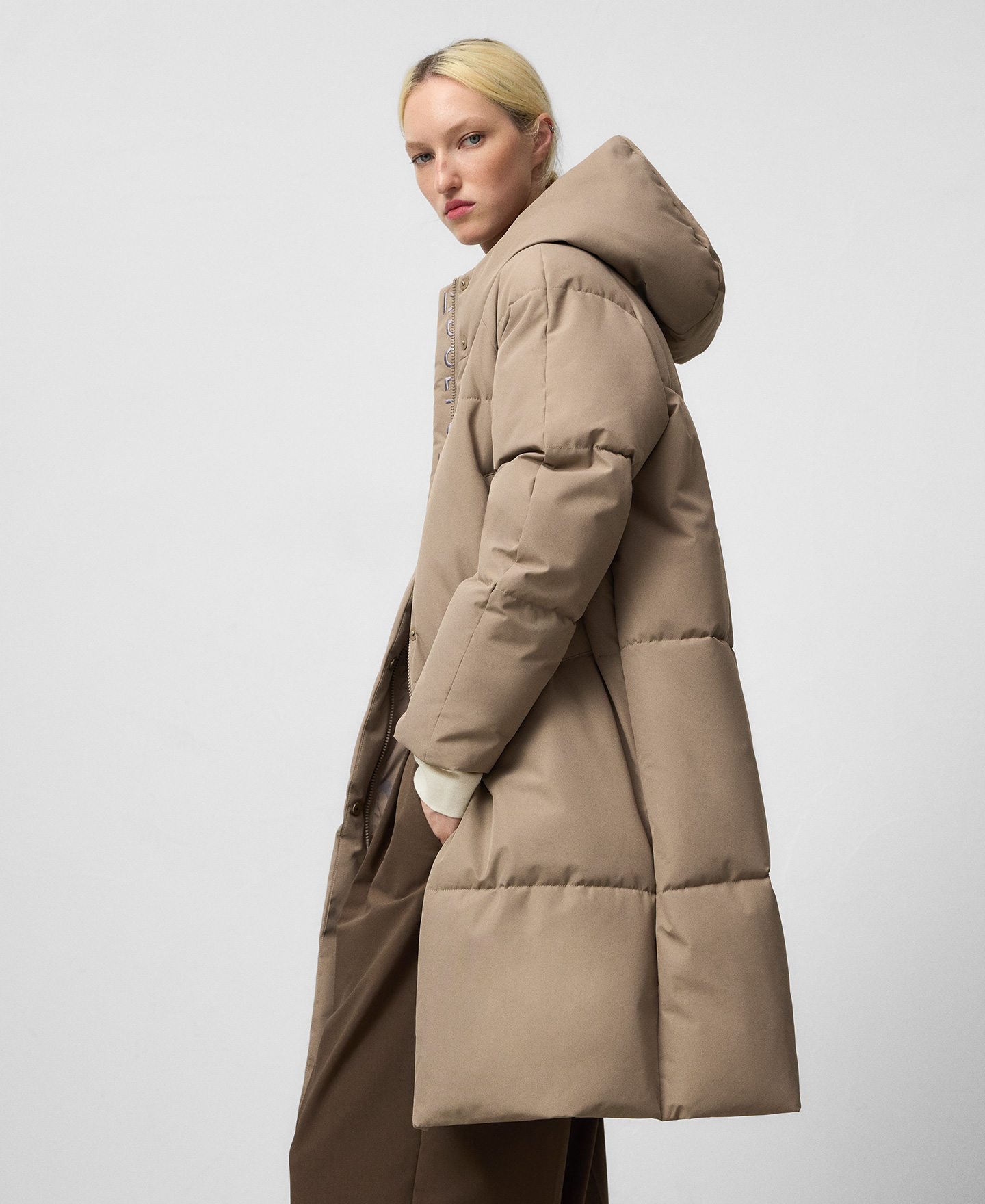 Padded long coat woman image number 4