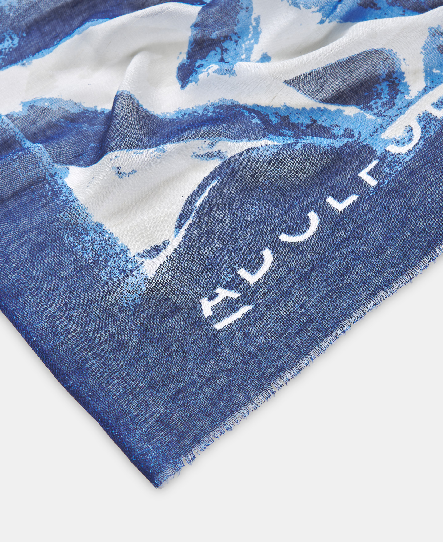 Atlantic print shawl in linen and modal image number 2