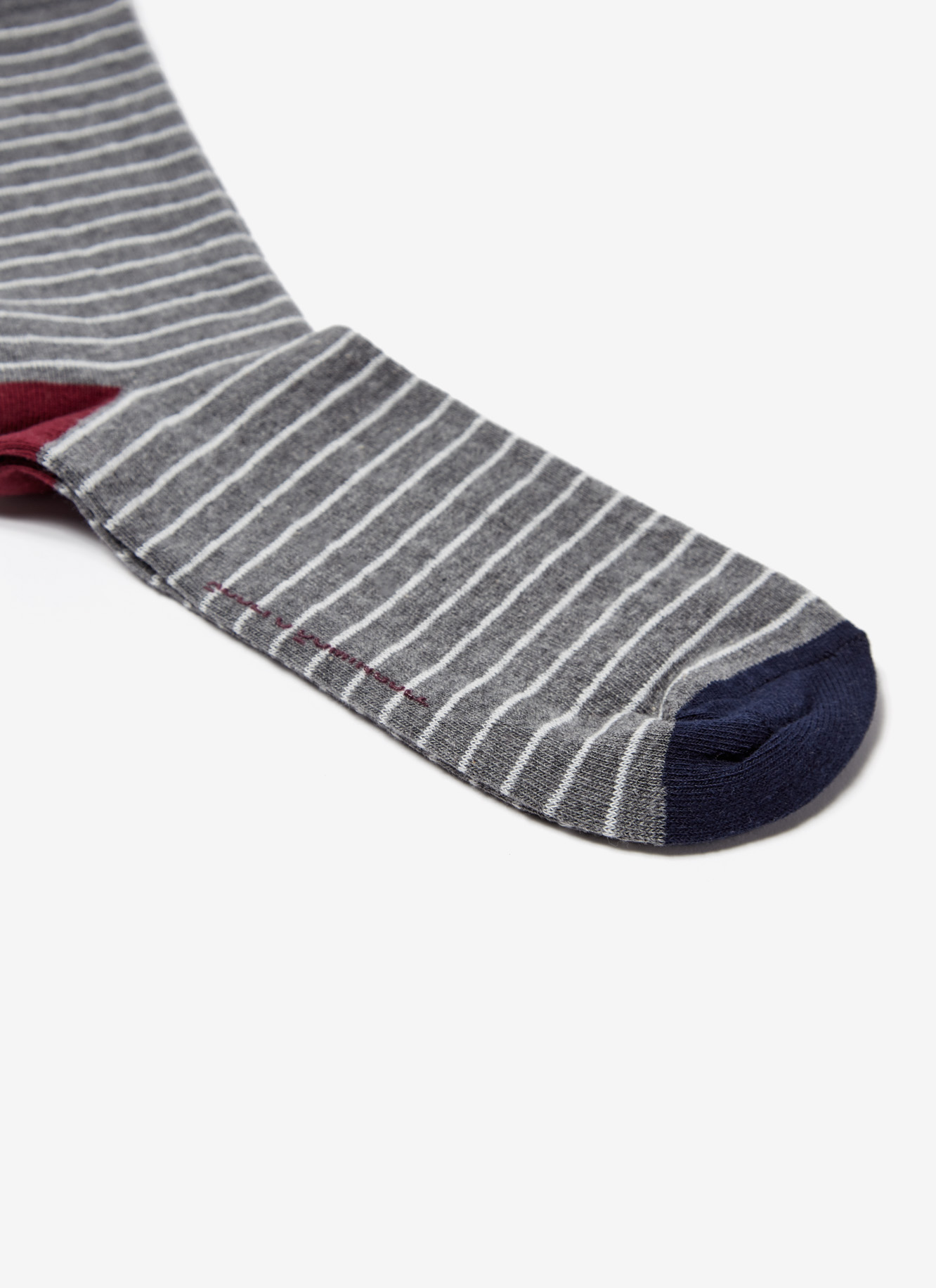 Fine striped ankle socks image number 1
