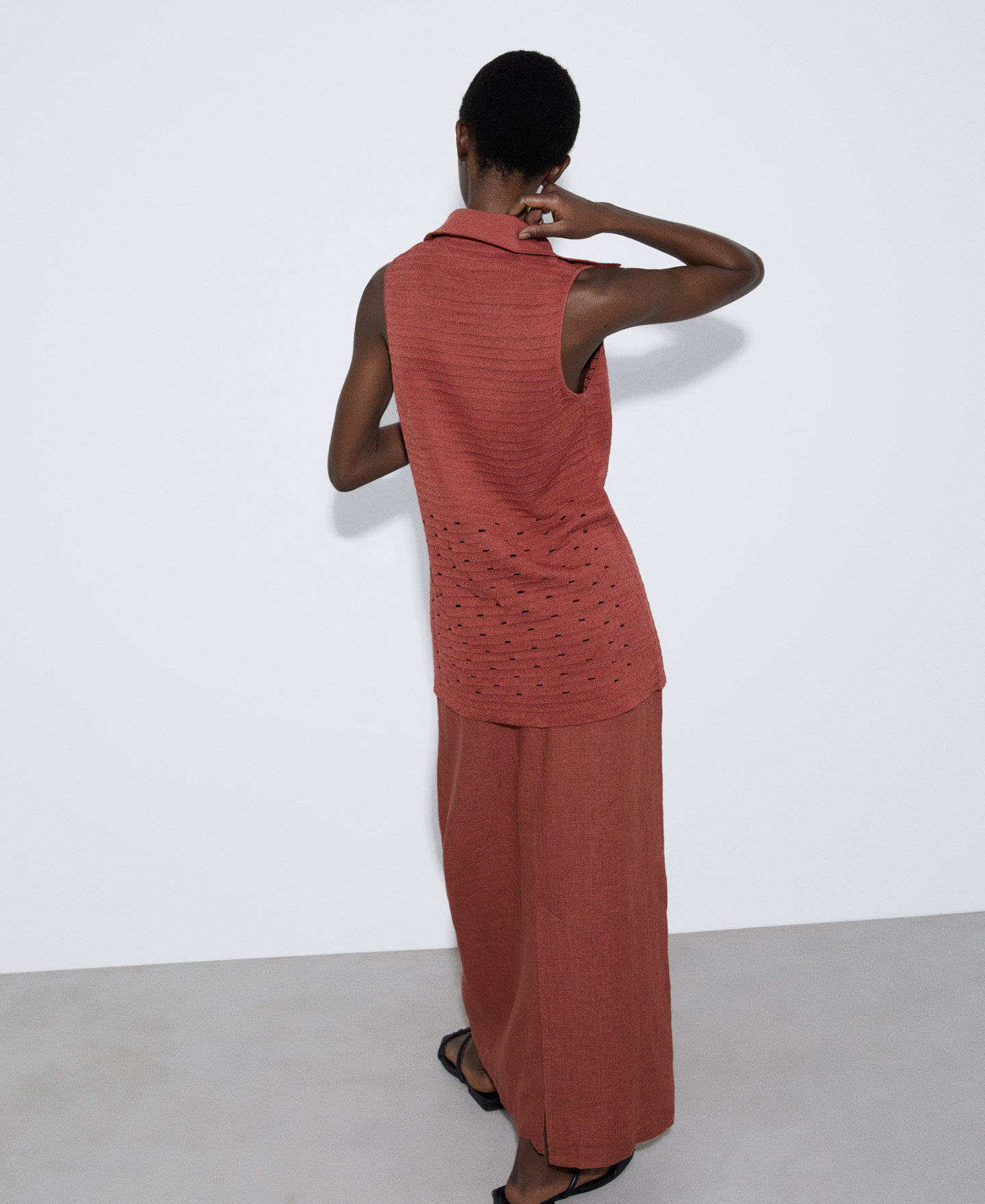 Linen knitted openwork top image number 2