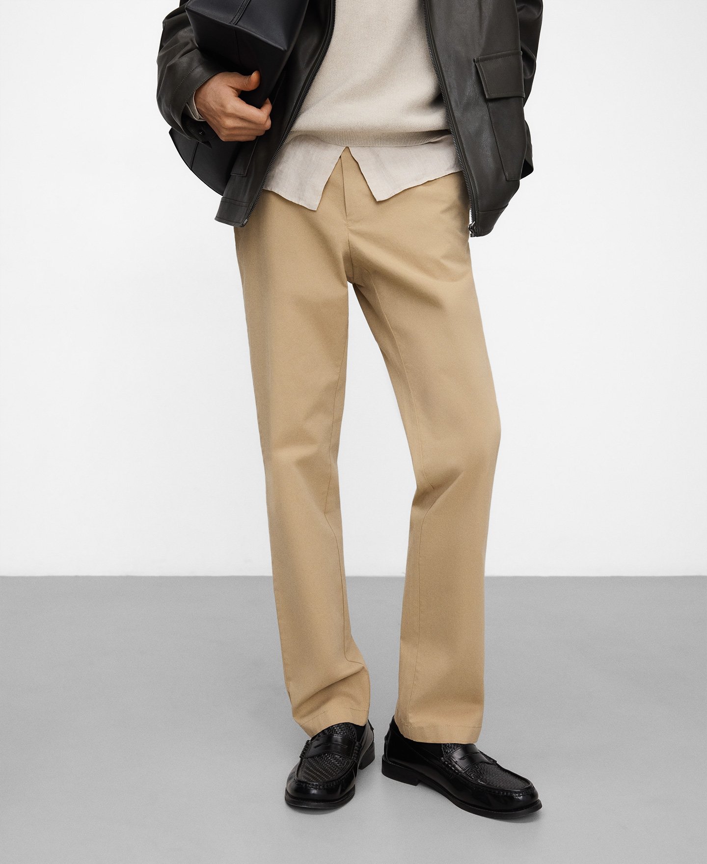 Pantal&oacute;n chino regular fit algod&oacute;n image number 0