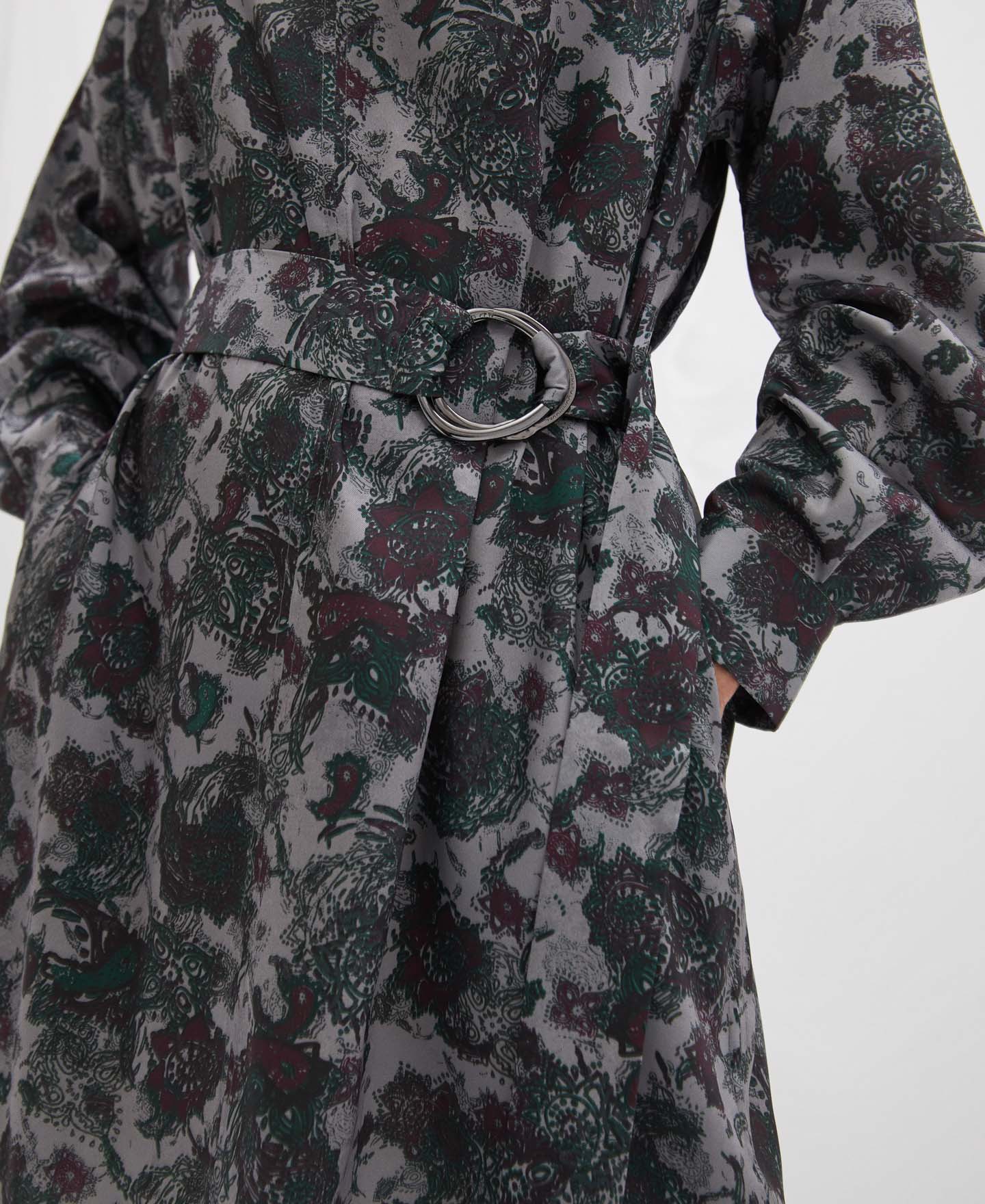 Vestido camisero corto estampado paisley image number 3