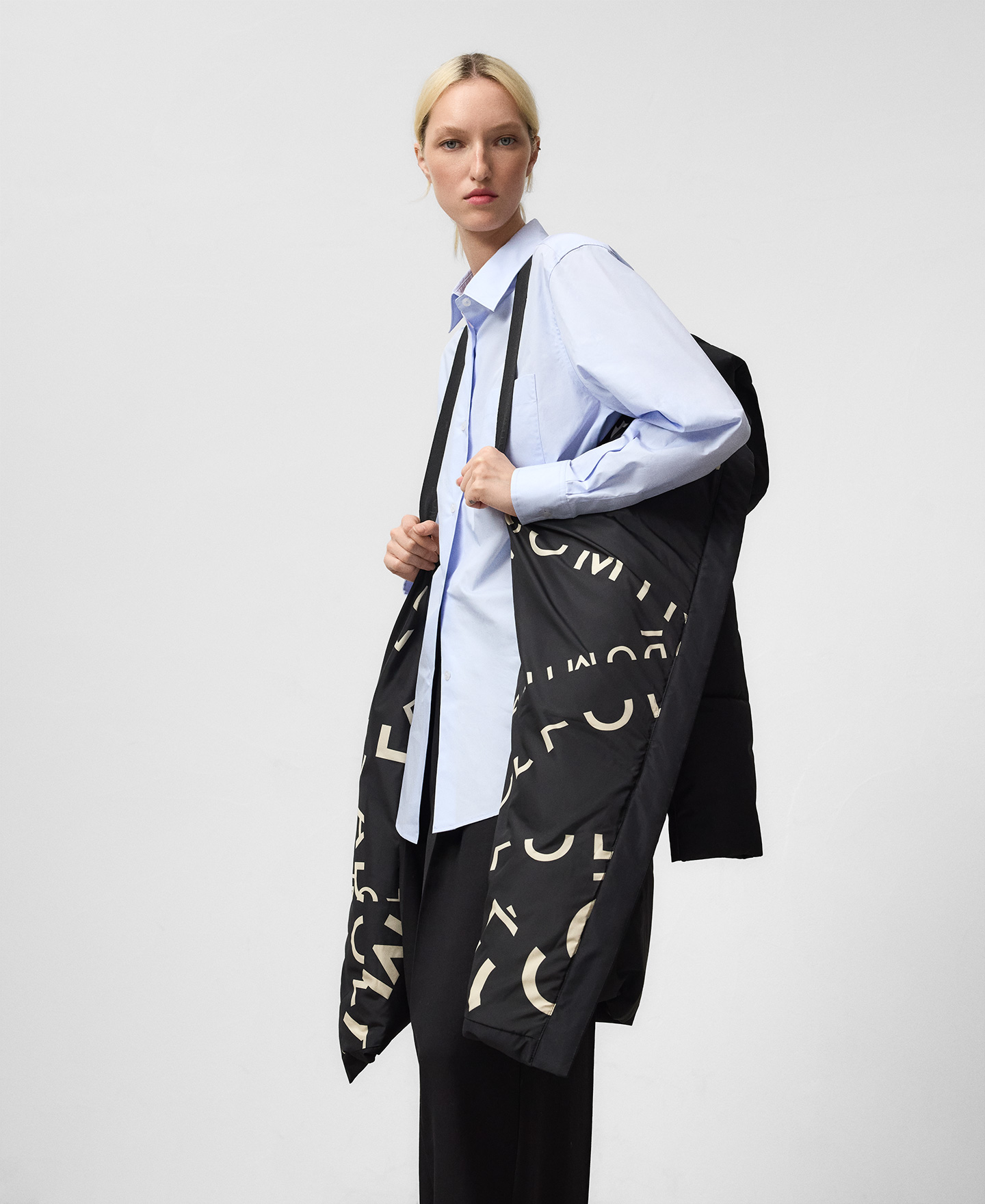 Casaco longo acolchoado para mulher image number 4