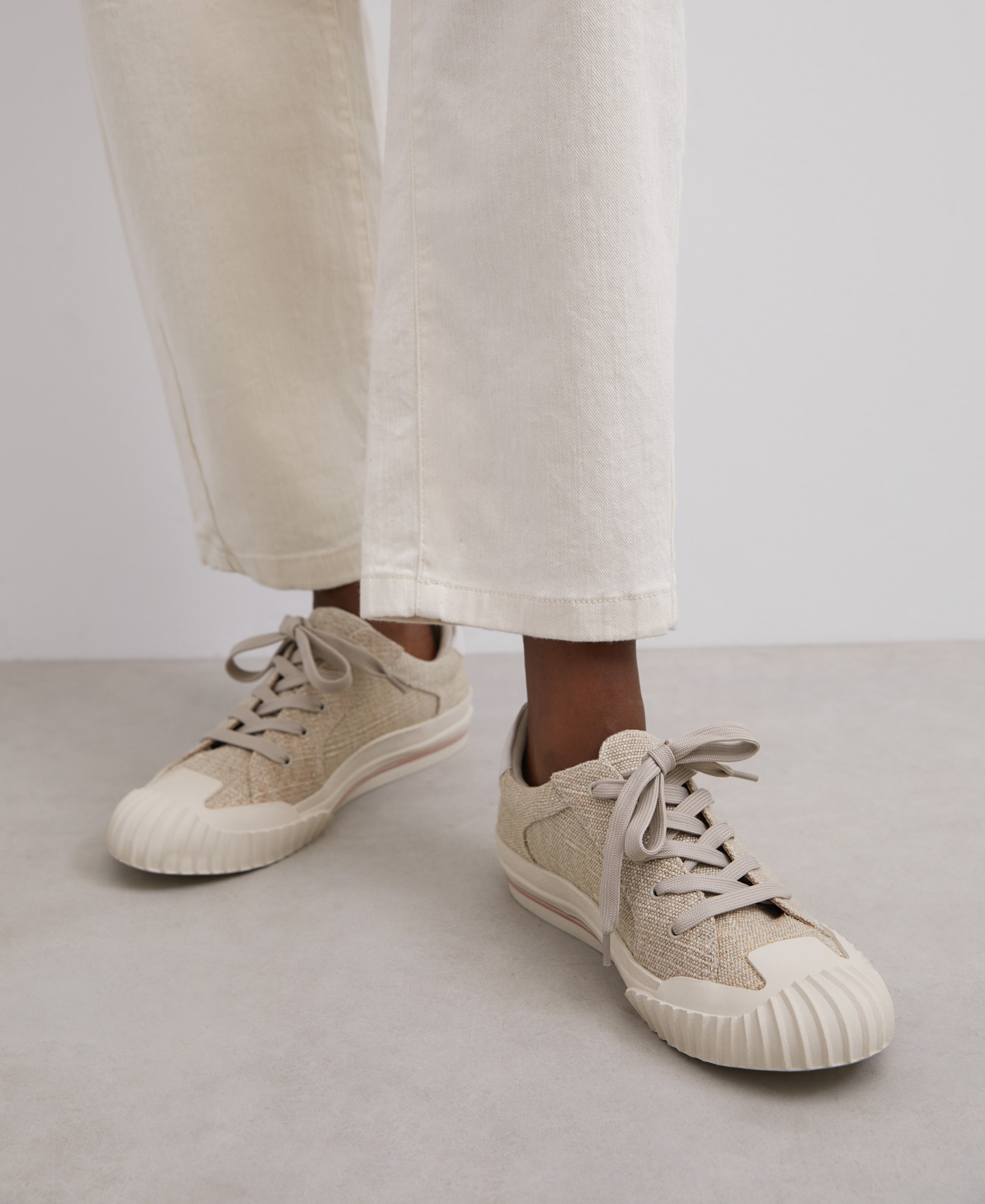 Linen sneaker image number 3
