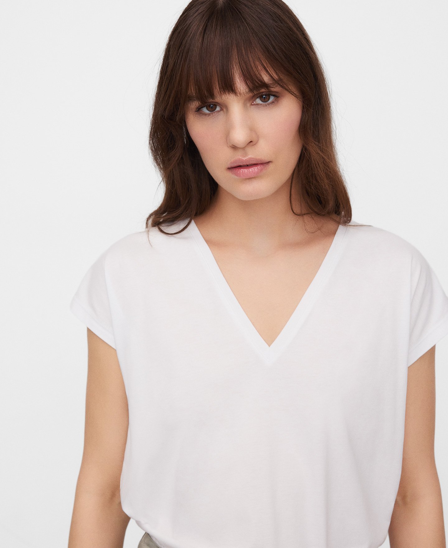 PYRATEX&reg; Spanish Cotton V-neck T-shirt image number 3