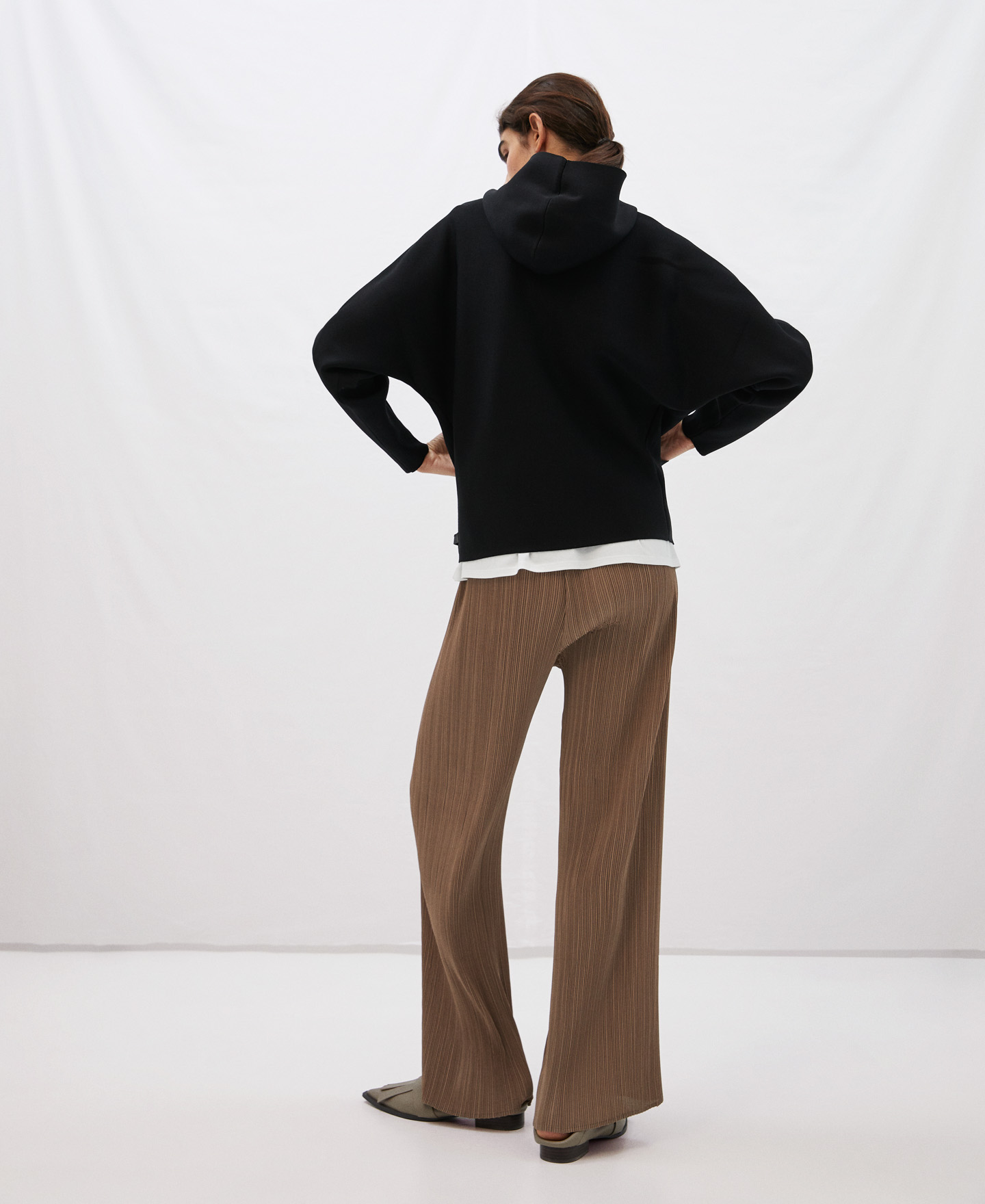 Viscose knitted hoodie image number 2