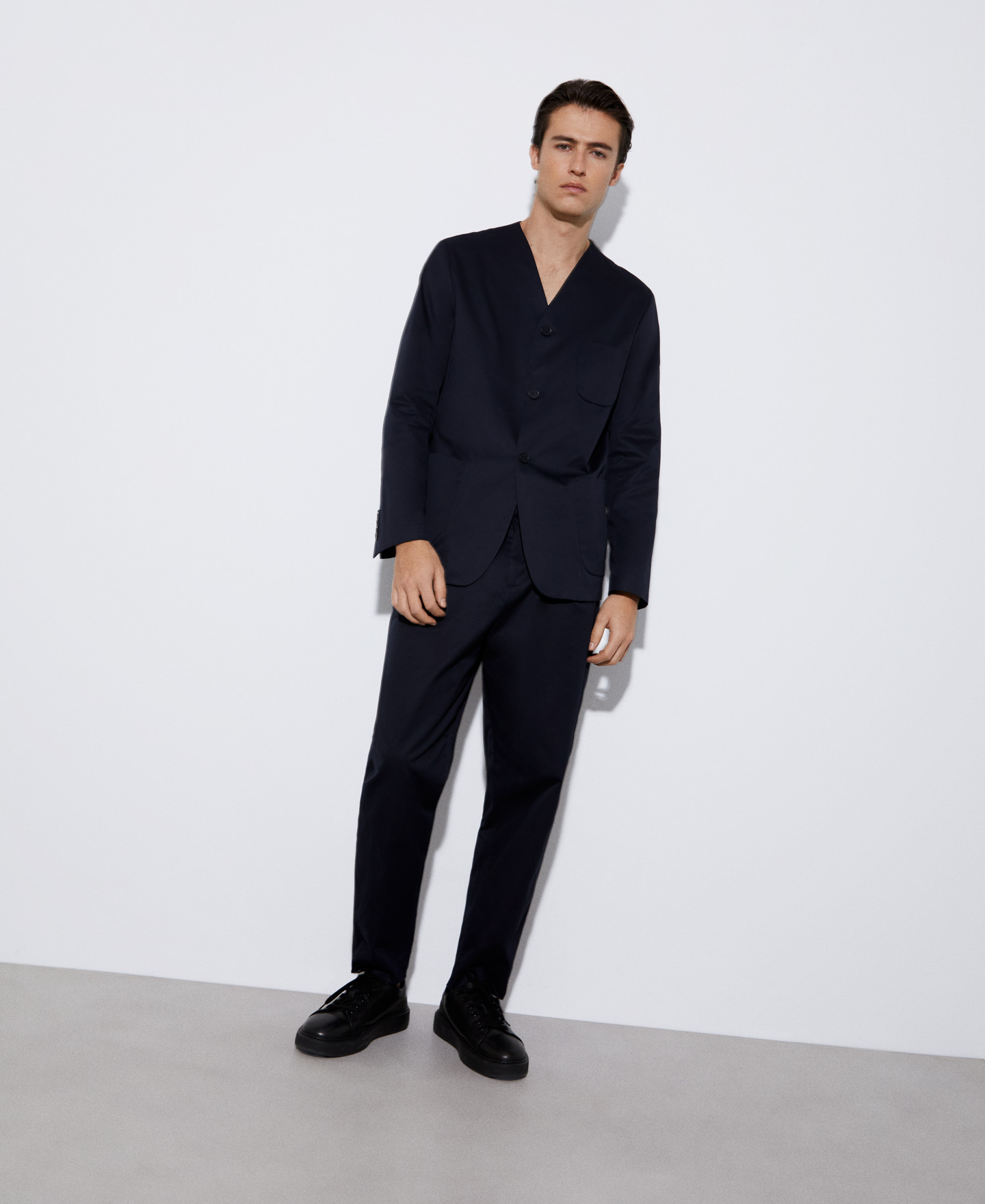 V-neck blazer in cotton image number 1