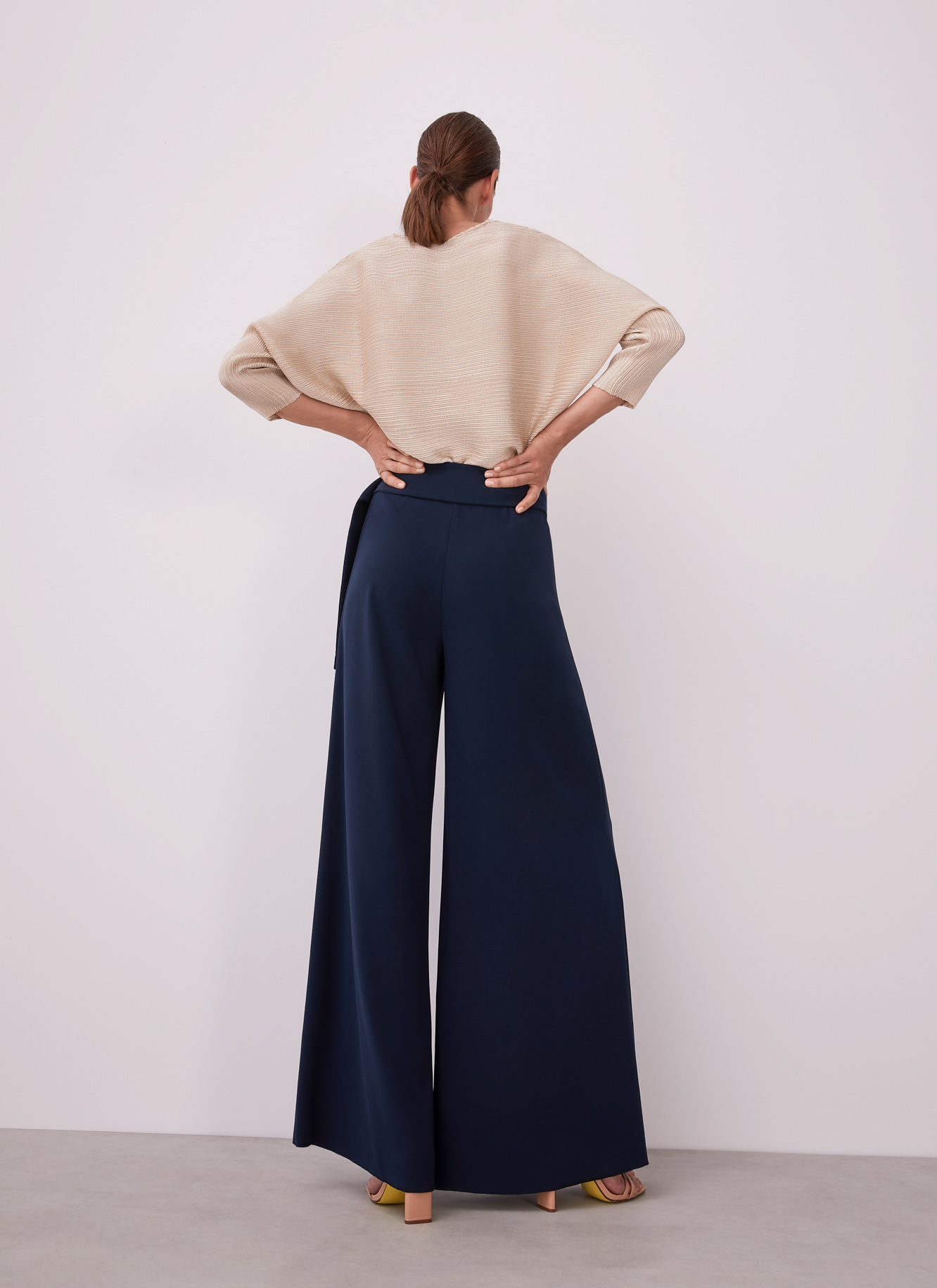 Wide trousers with darts and belt image number 4