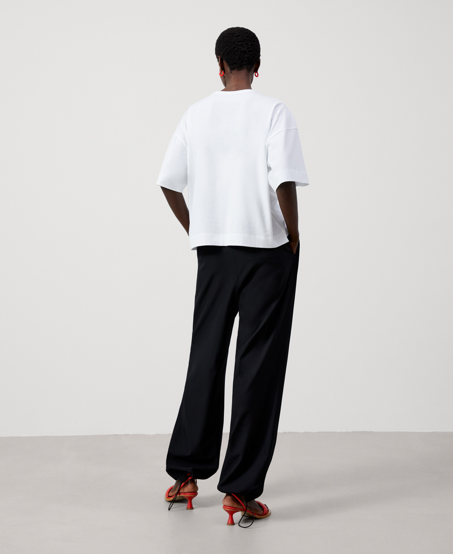 Straight line organic cotton T-shirt image number 2