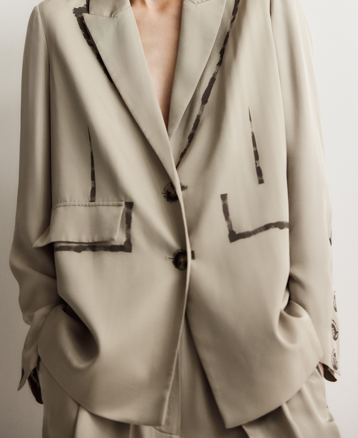 Blazer efecto pintura mujer image number 2