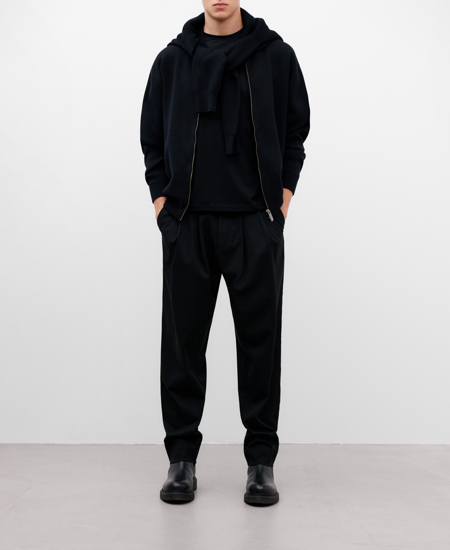 Black oversize drop-sleeve men's T-shirt image number 1