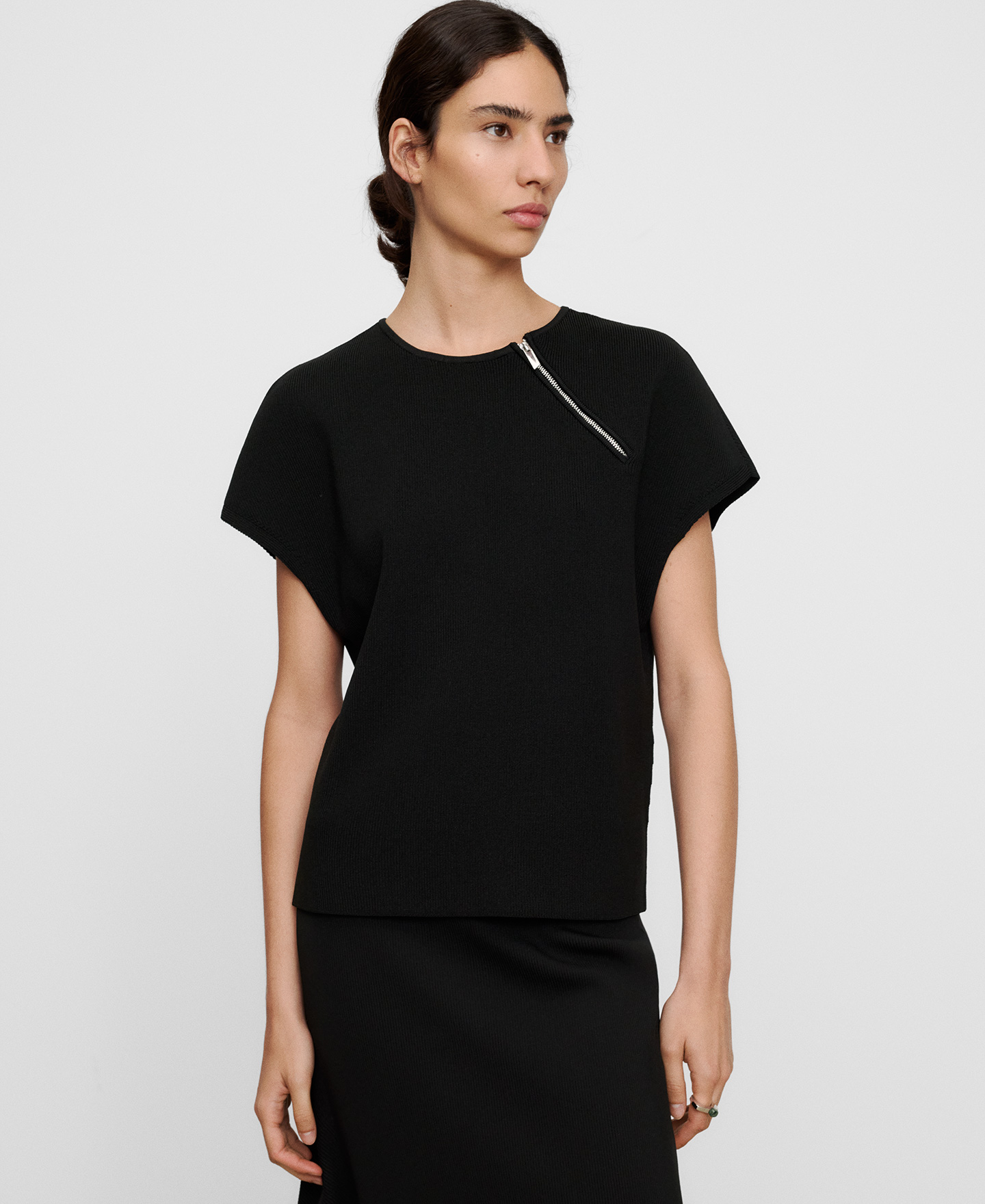 Short sleeve quarter-zip sweater image number 0
